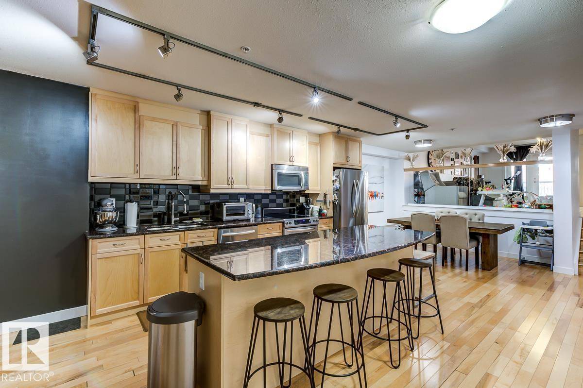 Edmonton, AB T5J 0X7,#303 10154 103 ST NW