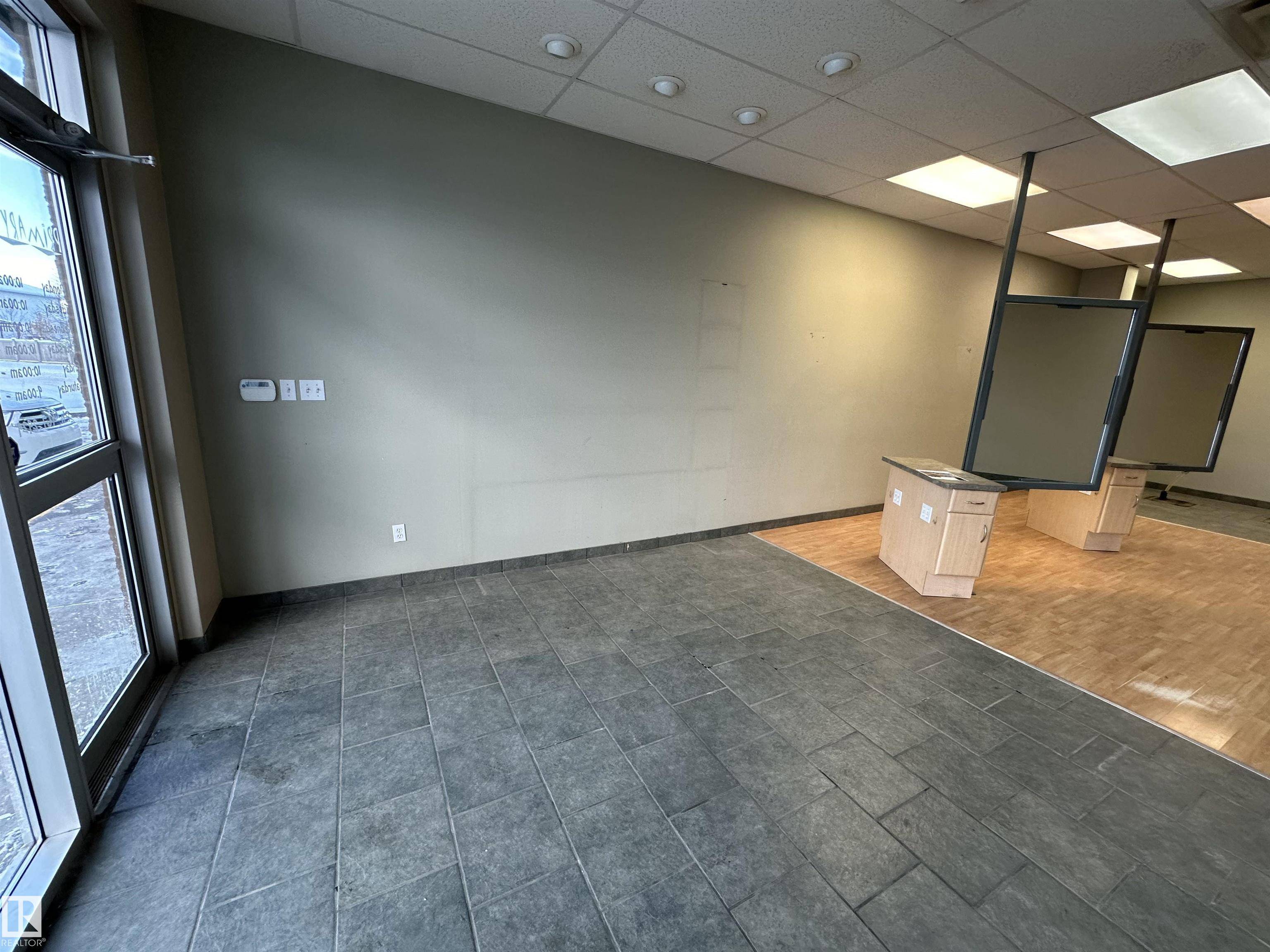 Sherwood Park, AB T8A 6G3,#200 664 Wye Road