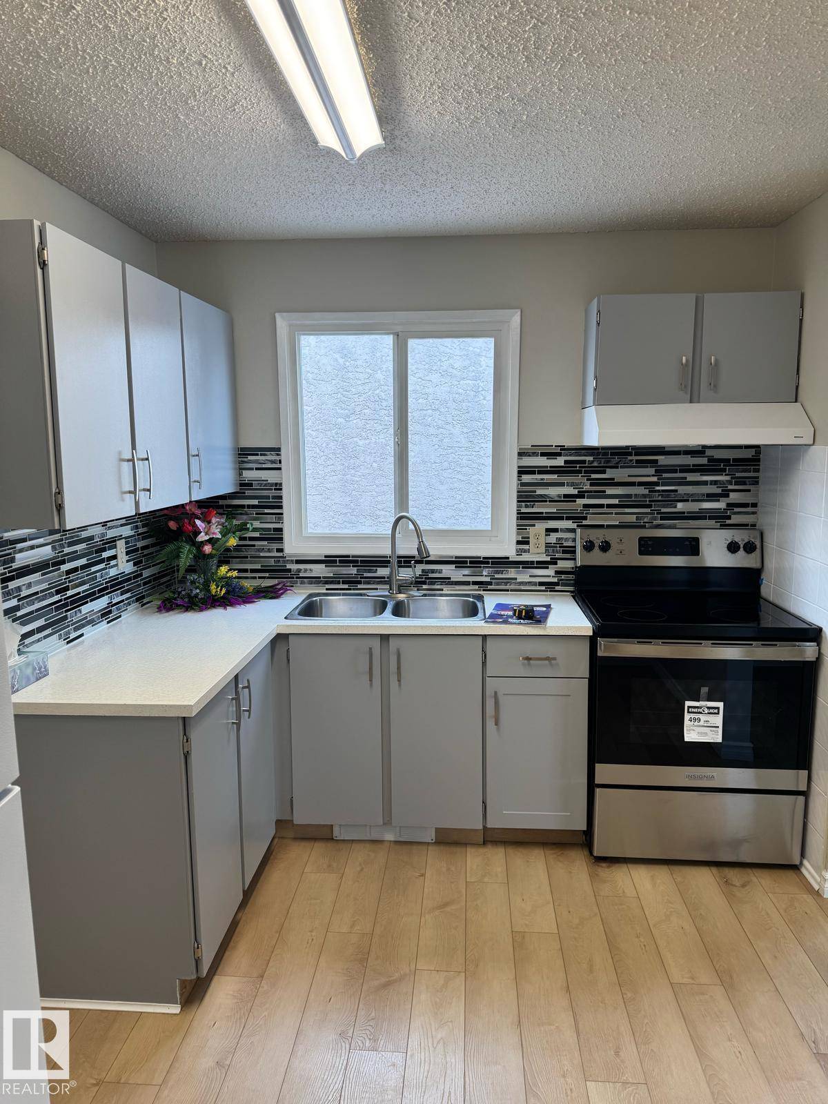 Edmonton, AB T5X 4A1,13857 114 ST NW