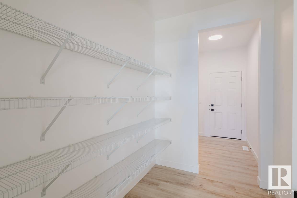 Edmonton, AB T6M 3E3,4227 206 ST NW