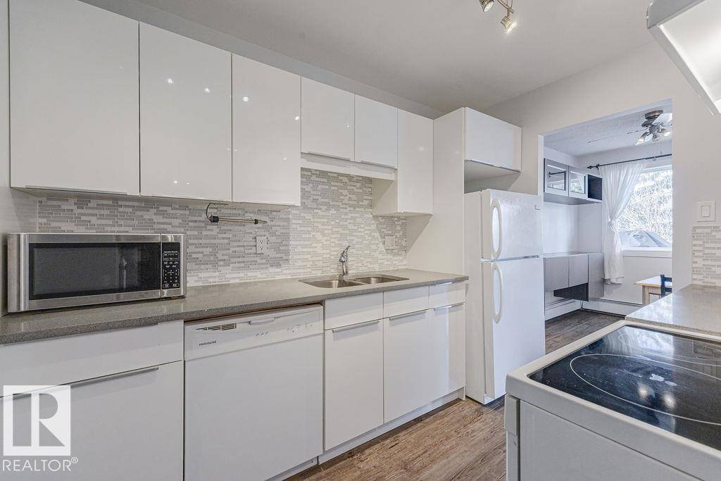 Edmonton, AB T6G 2P3,#301 8125 110 ST NW