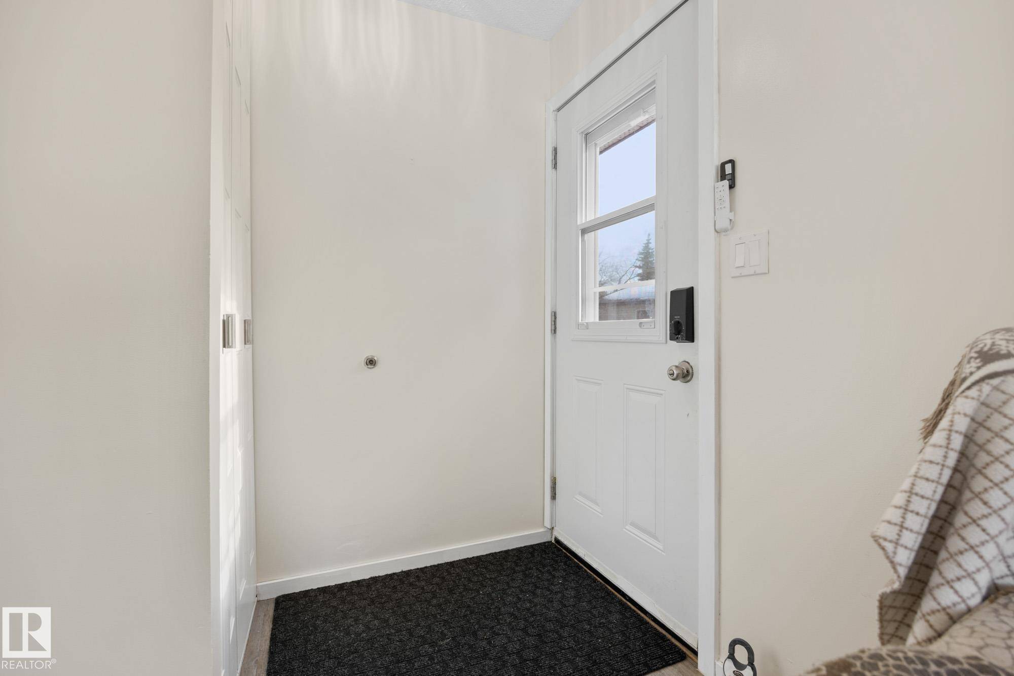 Edmonton, AB T5X 3G5,17047 98 ST NW