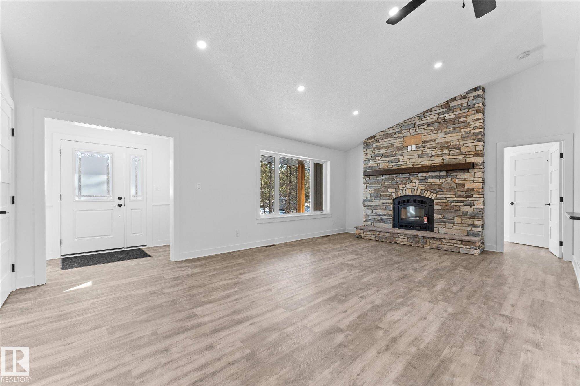 Rural Lac Ste. Anne County, AB T0E 1V0,311 55504 RR 13
