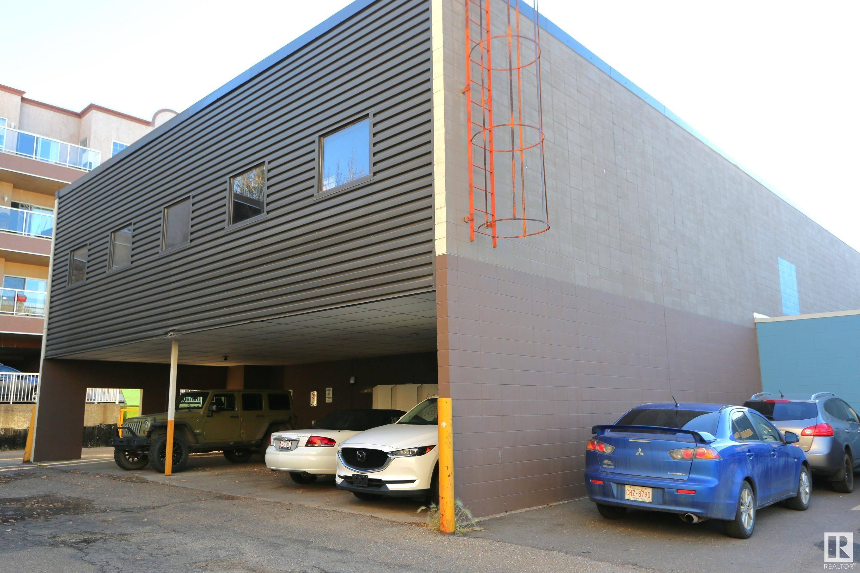 St. Albert, AB T8N 1E3,7 Perron ST