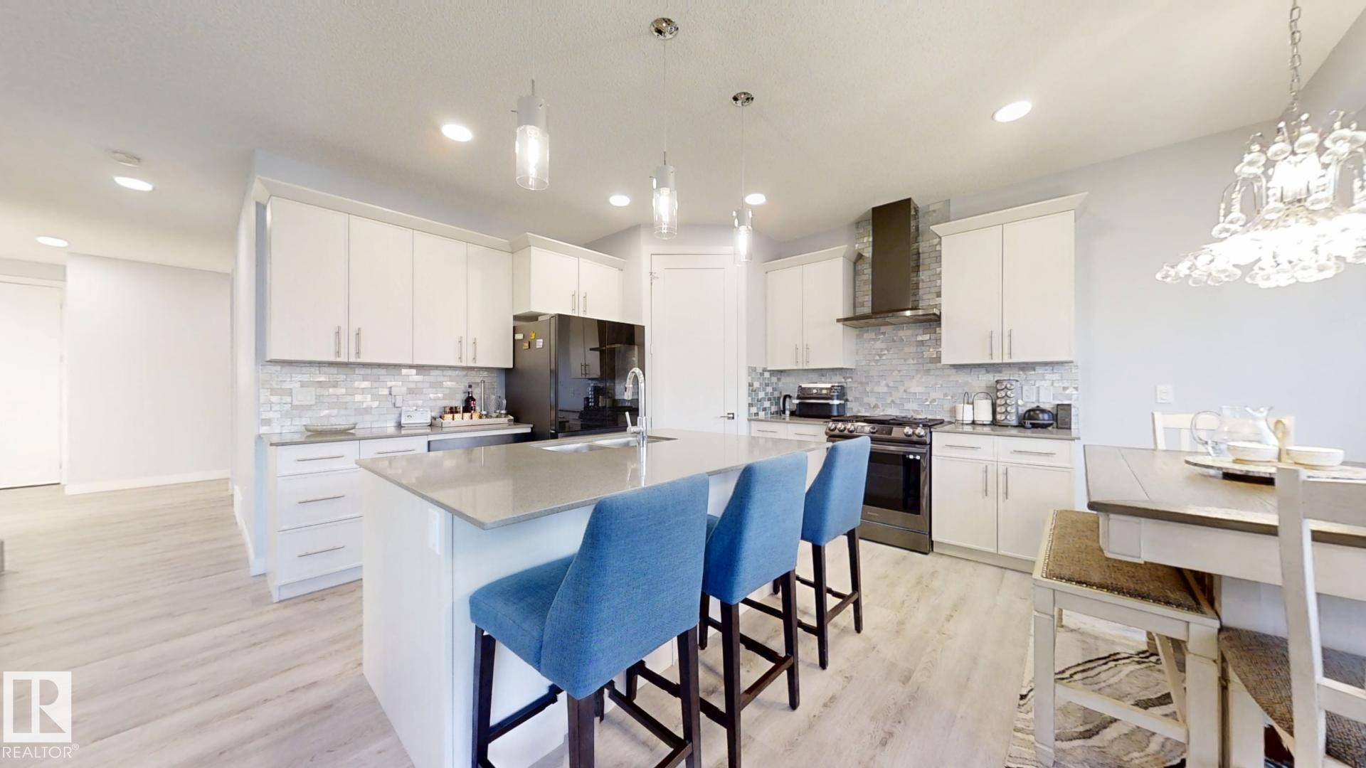 Edmonton, AB T6W 5C2,215 Glenridding Ravine RD SW
