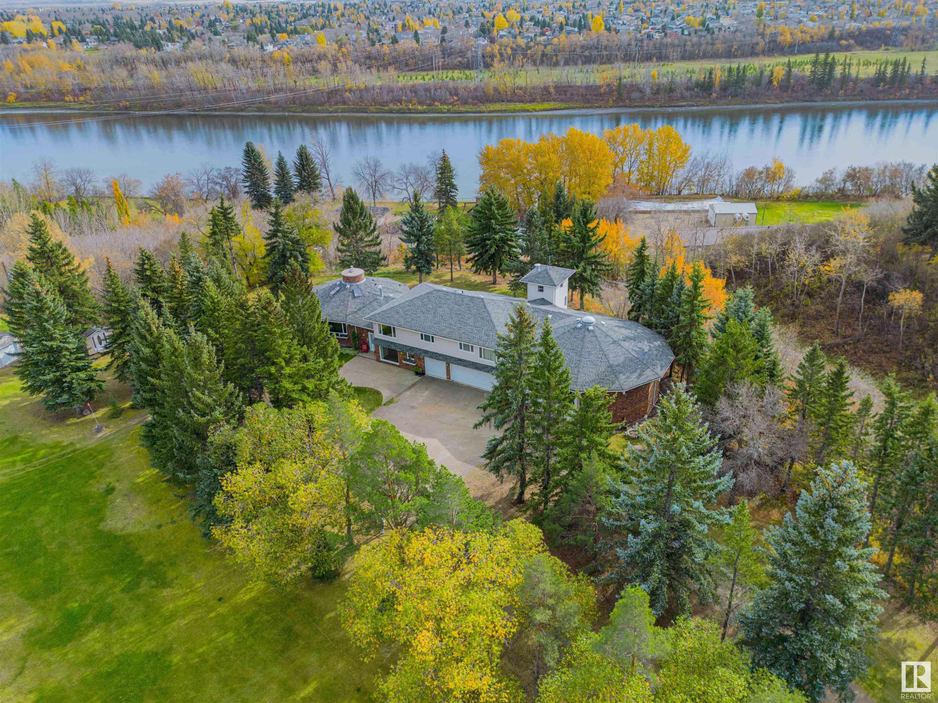 Rural Sturgeon County, AB T8L 2T2,23022 LAMOUREUX DR