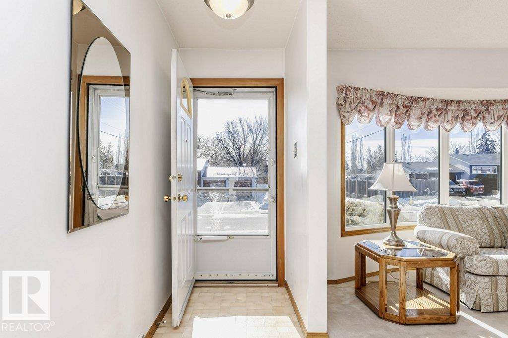 Edmonton, AB T6C 0G3,7612 75 AV NW