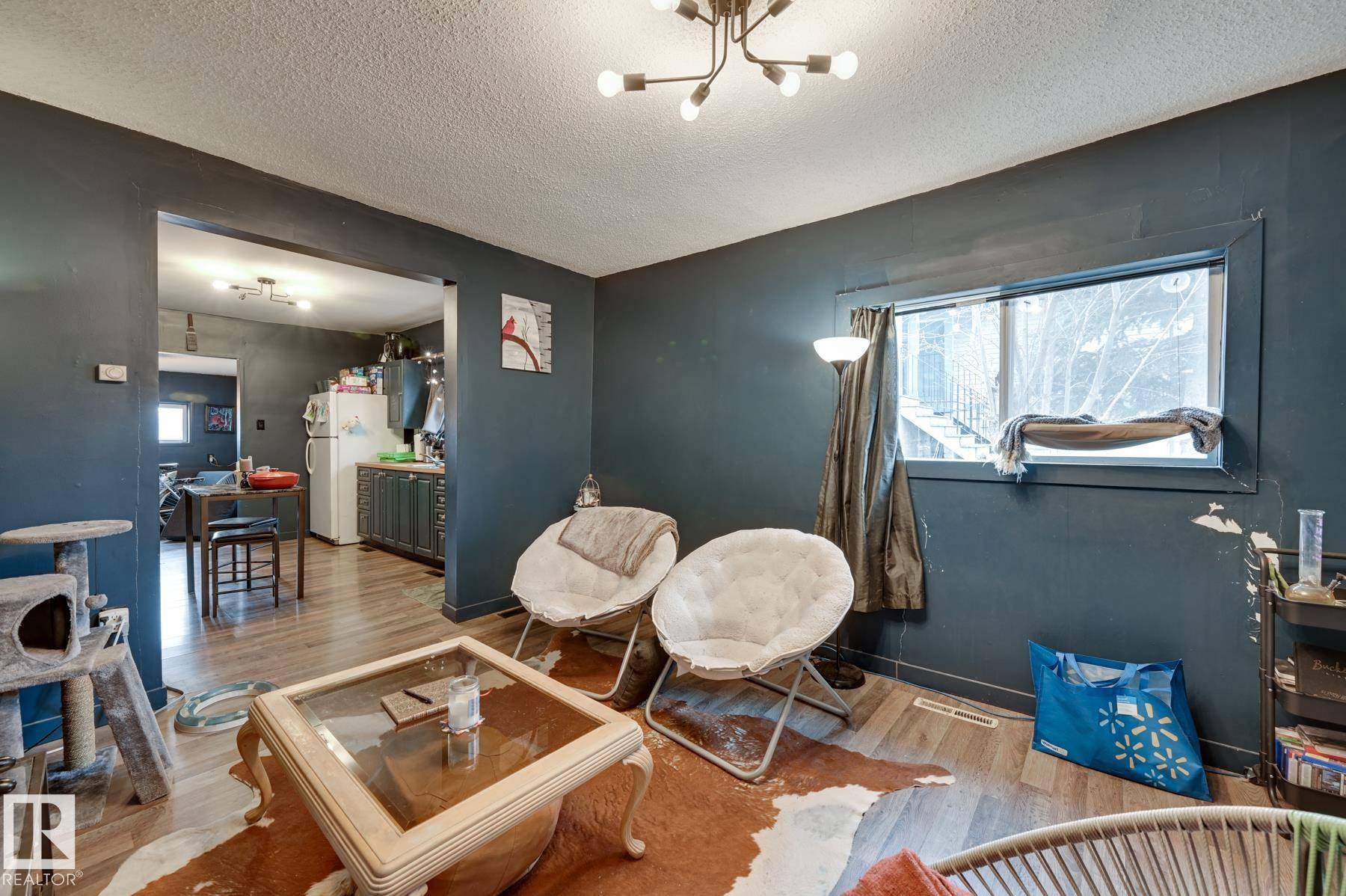 Edmonton, AB T5B 2G5,11911 77 ST NW