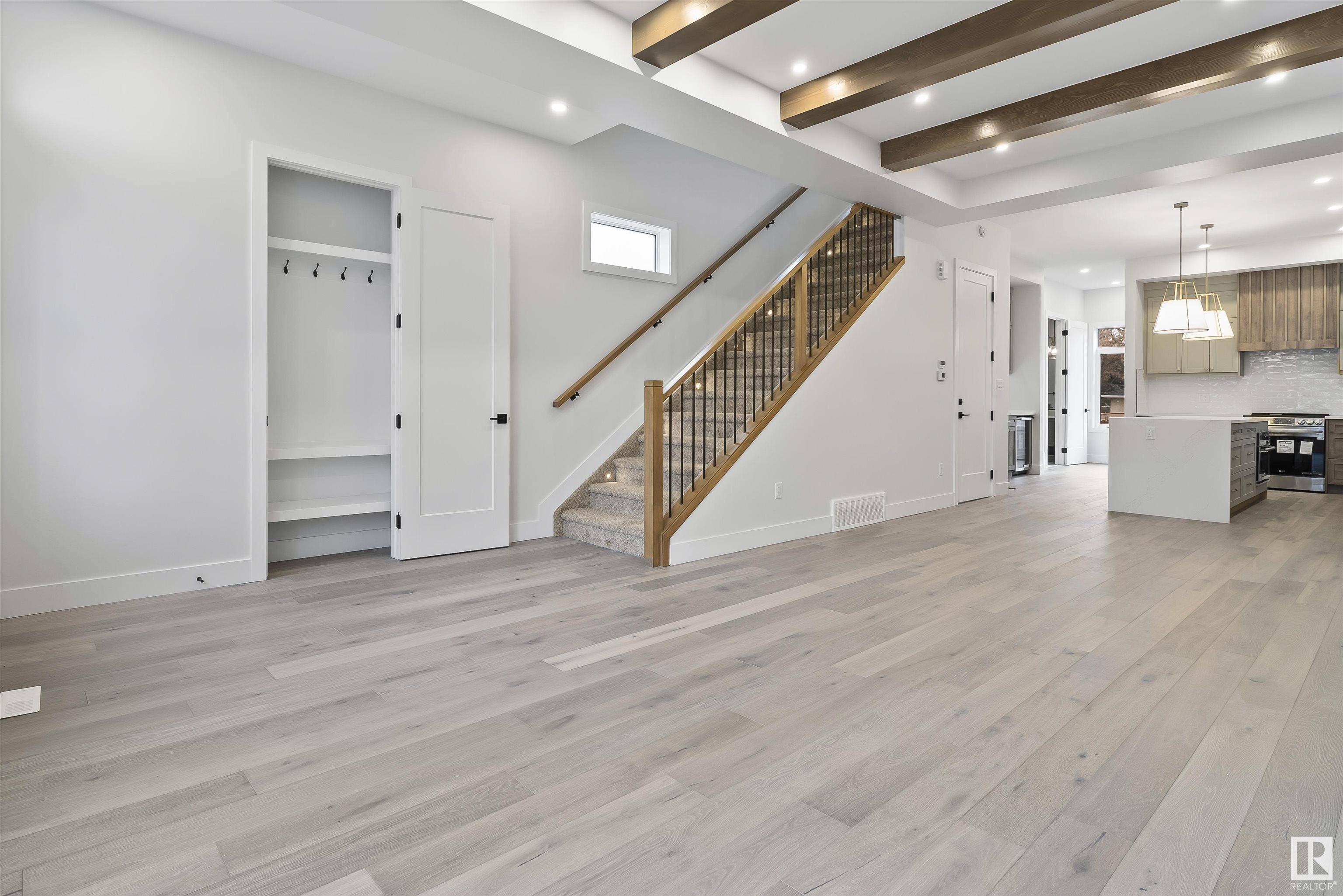 Edmonton, AB T6C 1N5,7940 89 Ave NW NW