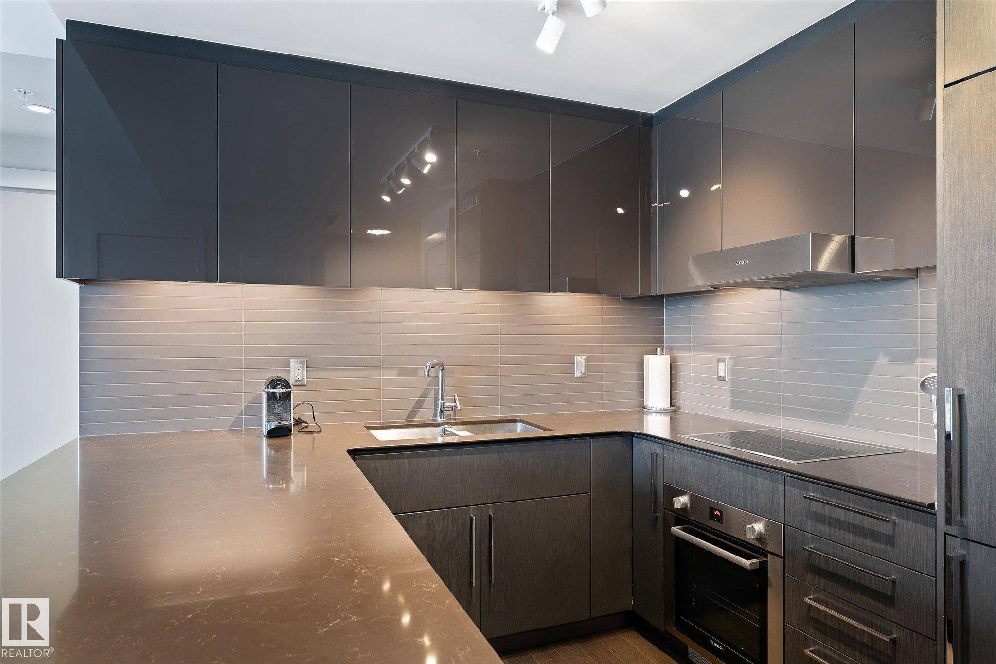 Edmonton, AB T5J 0K6,#3405 10360 102 ST NW