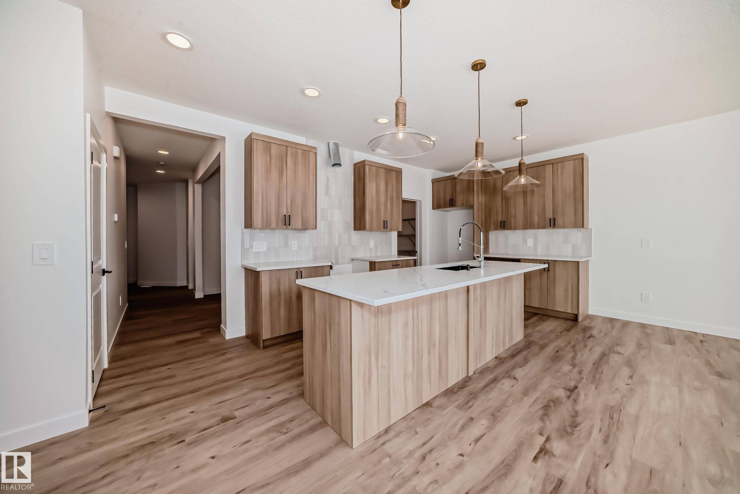 Edmonton, AB T6W 5S2,8215 Kiriak LO SW
