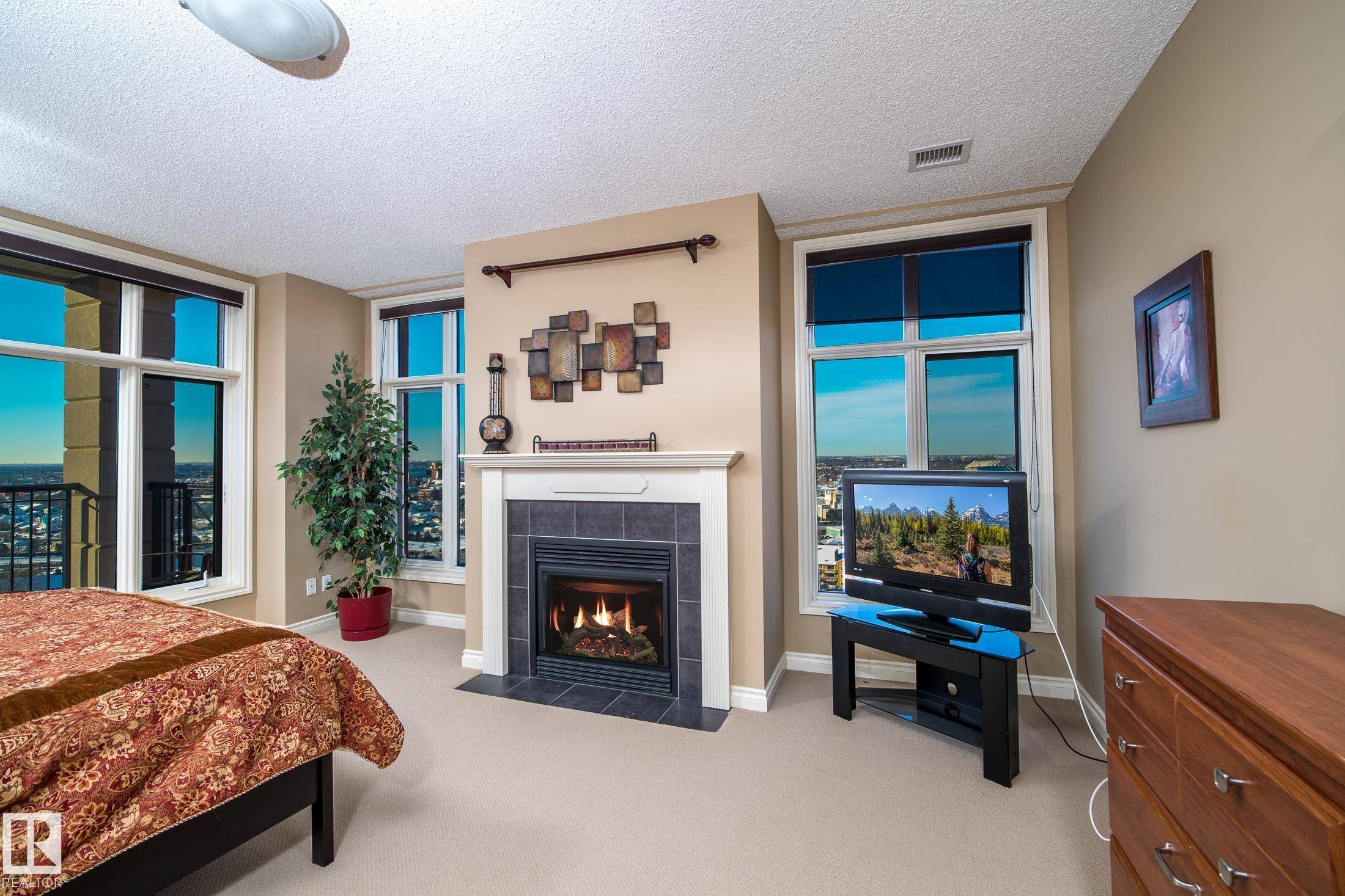 Edmonton, AB T5H 2S8,#1701 9020 JASPER AV NW