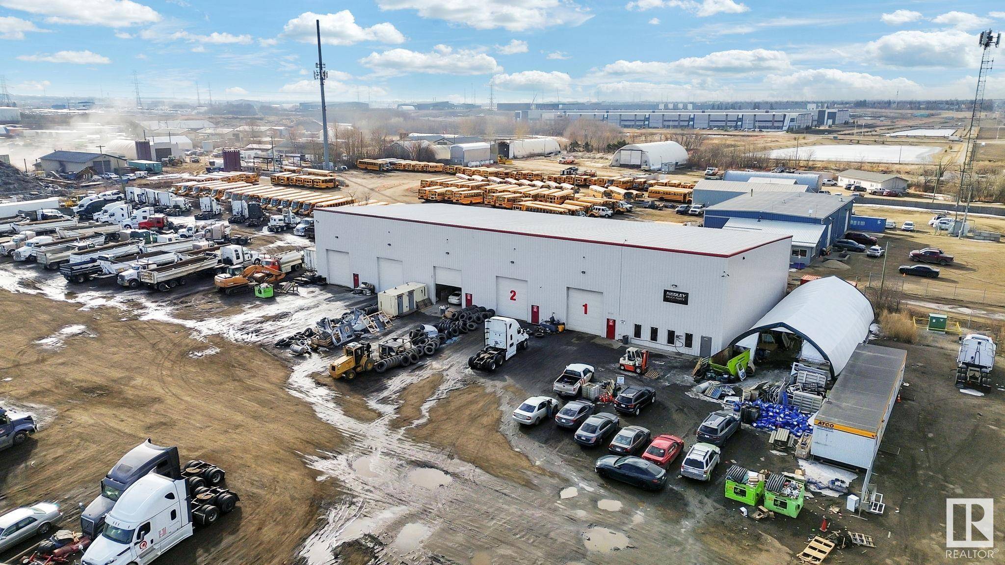 Edmonton, AB T6B 2V6,6257 34 ST NW