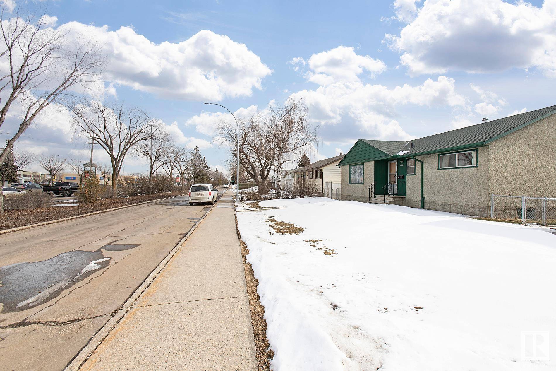 Edmonton, AB T5L 4C2,12339 137 AV NW