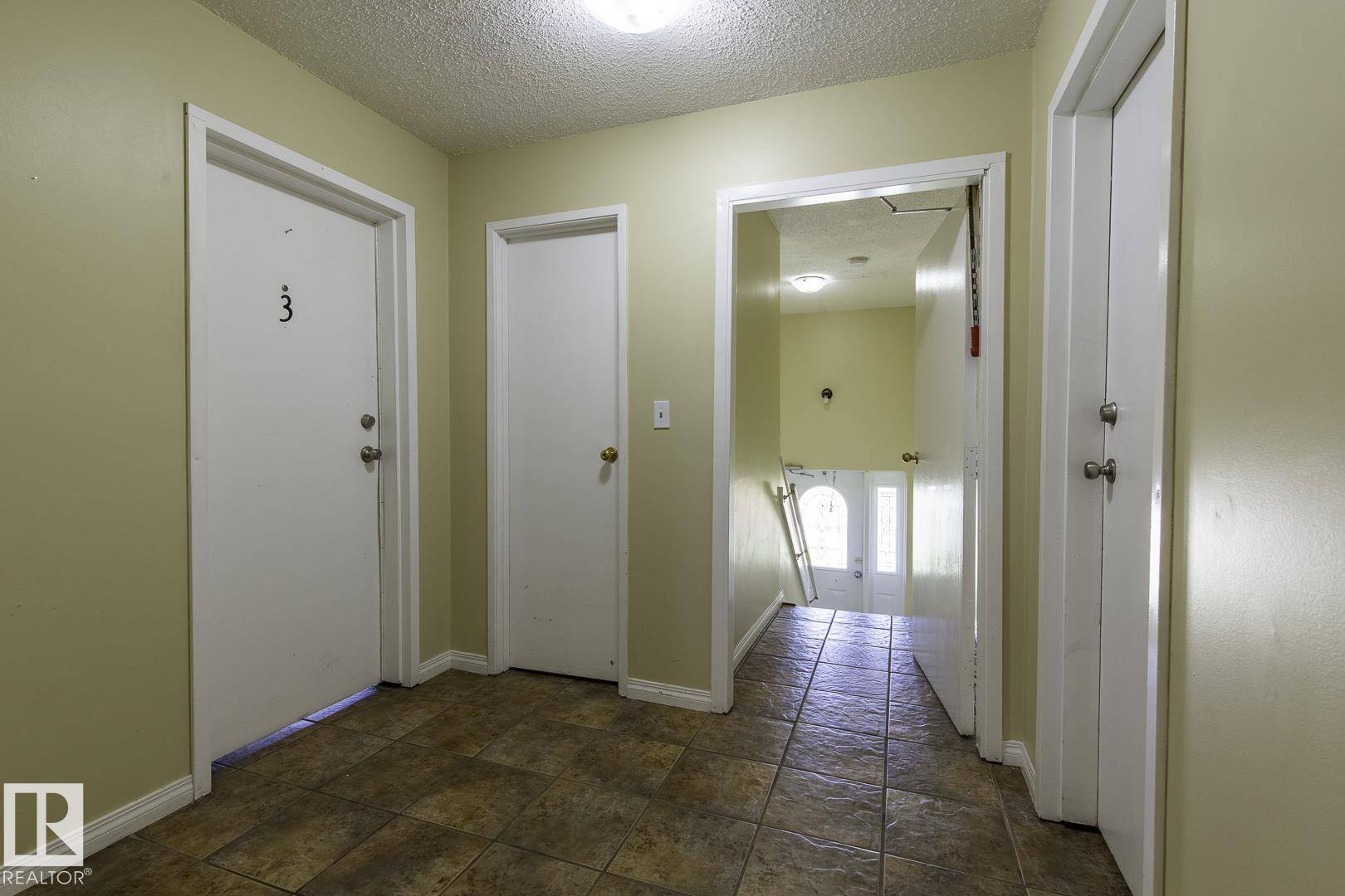 Mundare, AB T0B 3H0,5342 53 AV