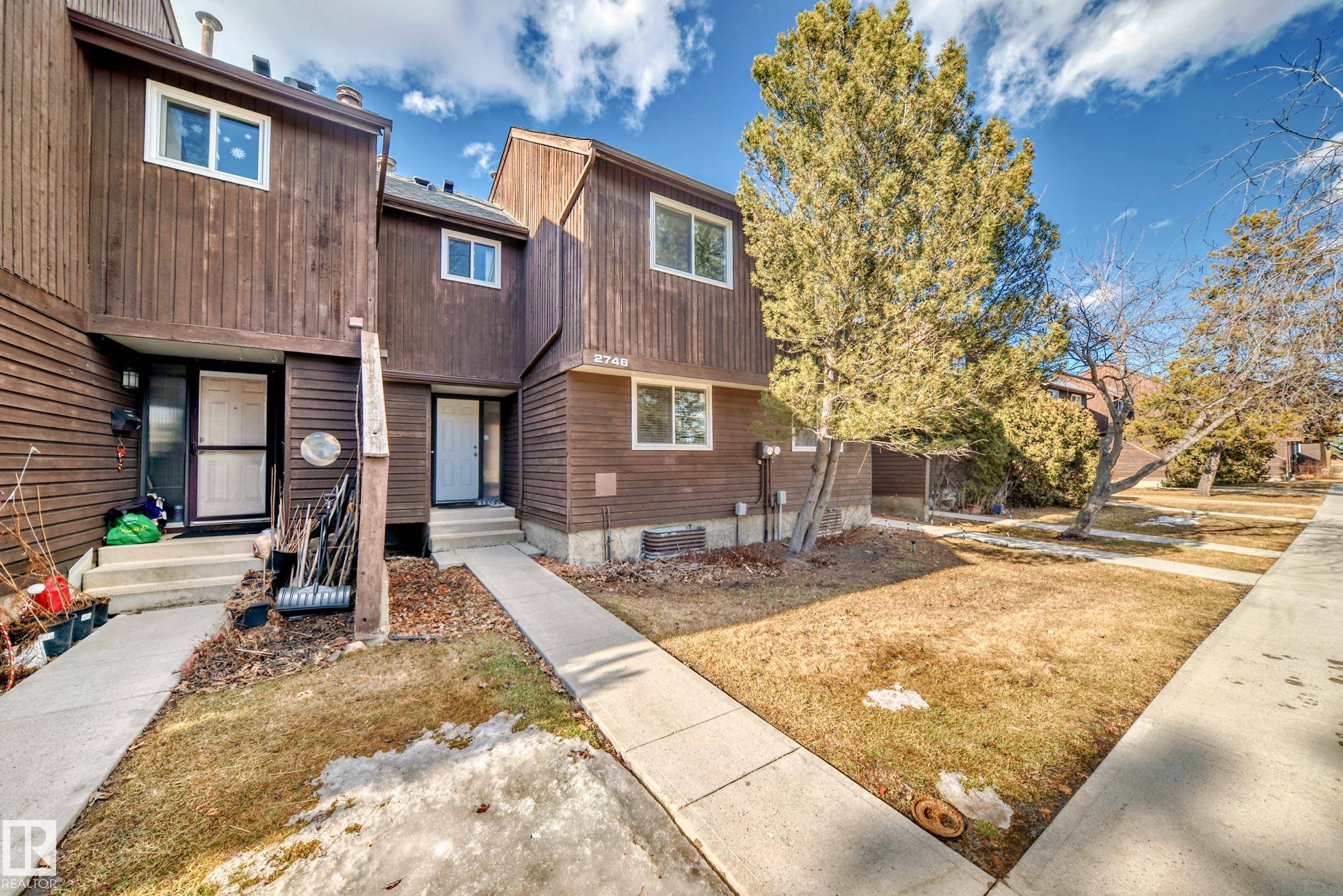 Edmonton, AB T6J 4J3,2746 105 ST NW