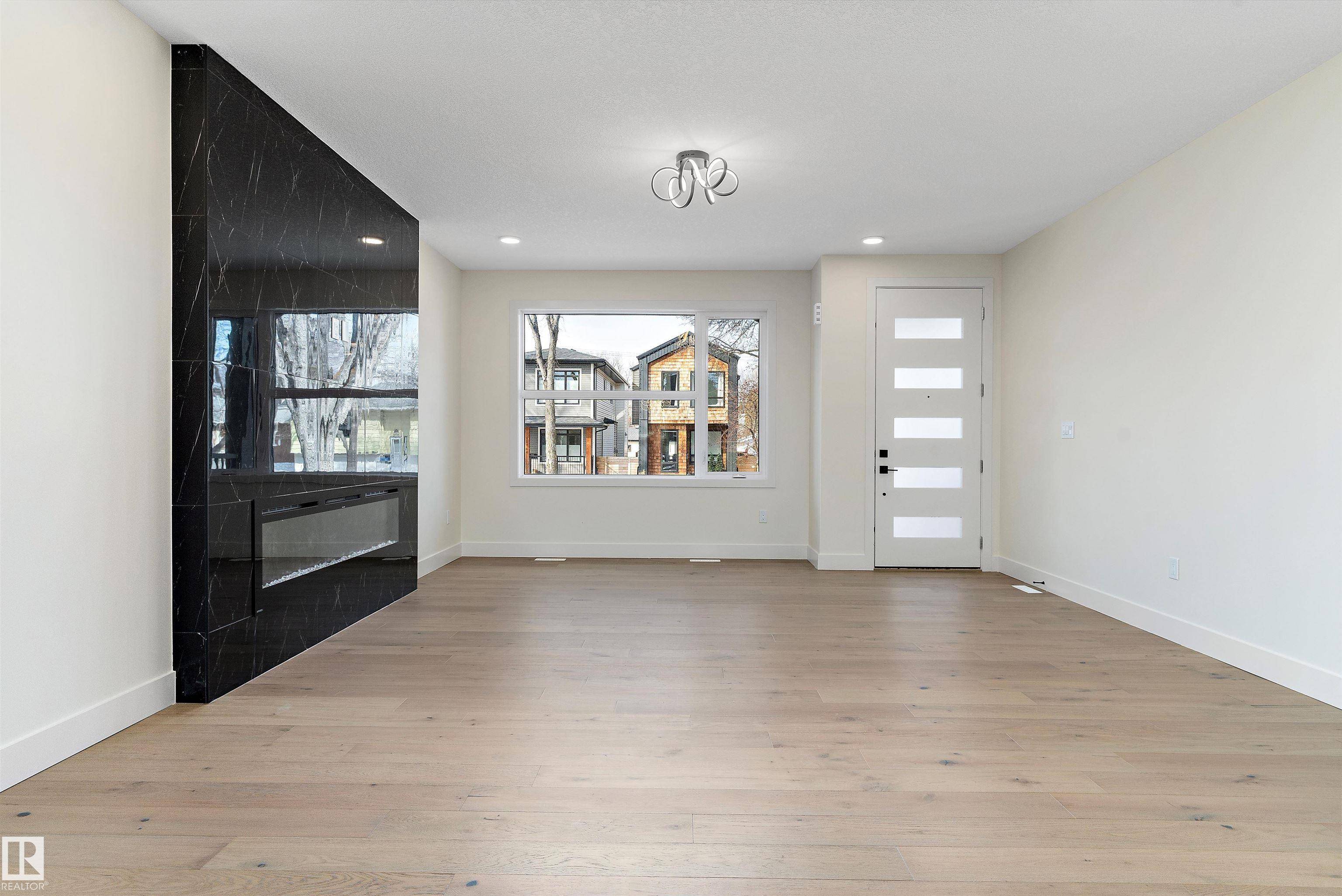 Edmonton, AB T5M 0Y2,10965 129 ST NW