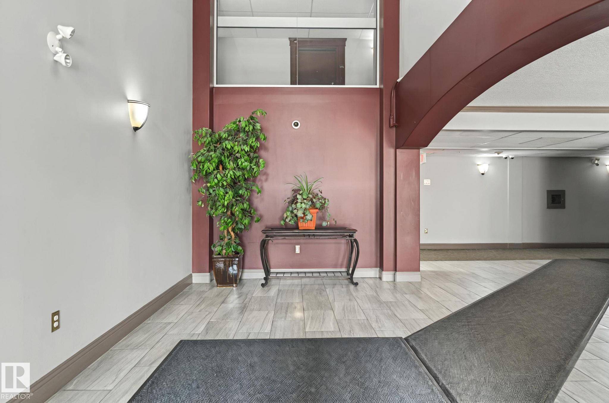 Edmonton, AB T6V 0B1,#102 13111 140 AV NW