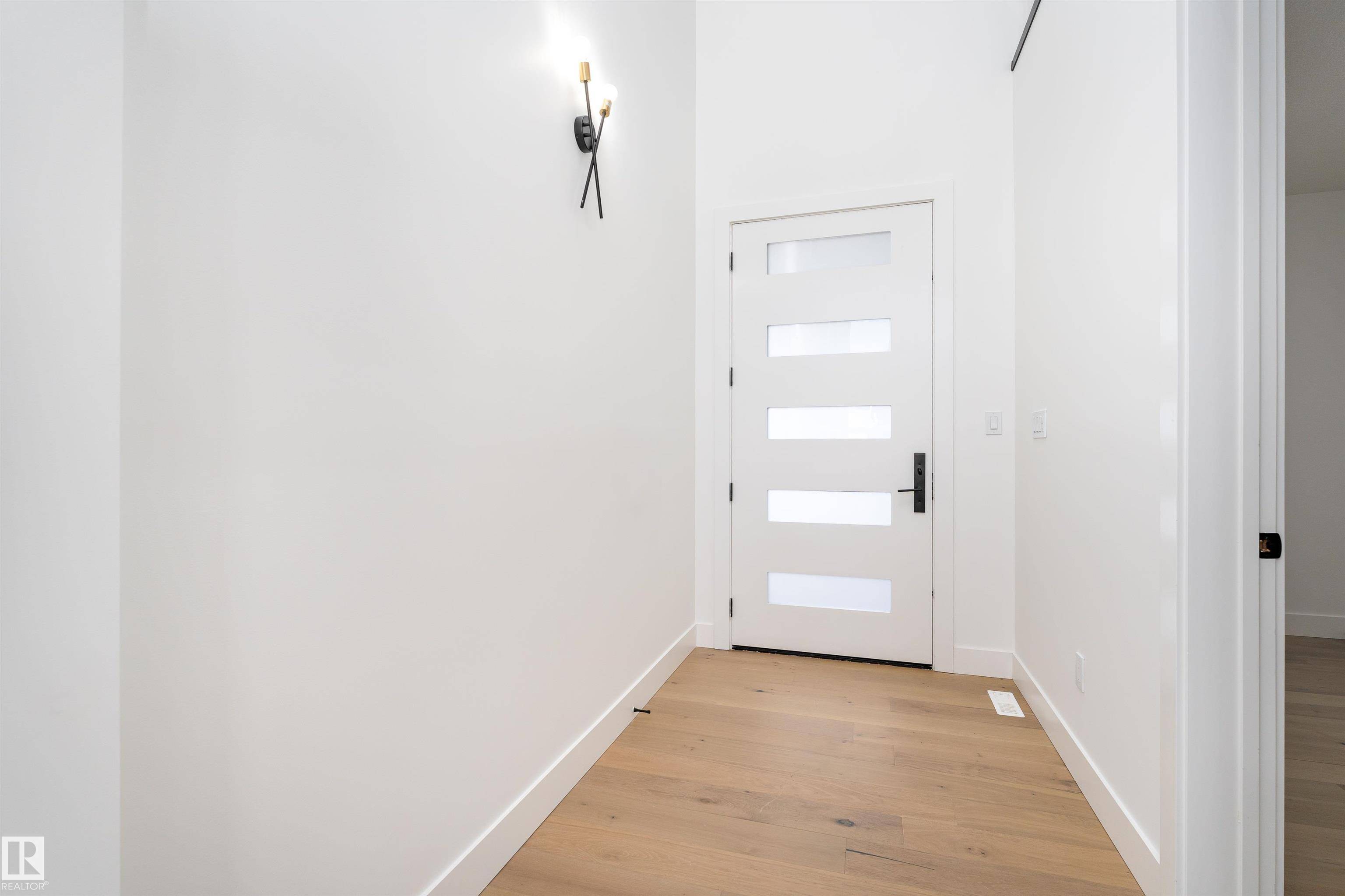 Edmonton, AB T6W 5N6,7020 KIVIAQ CR SW
