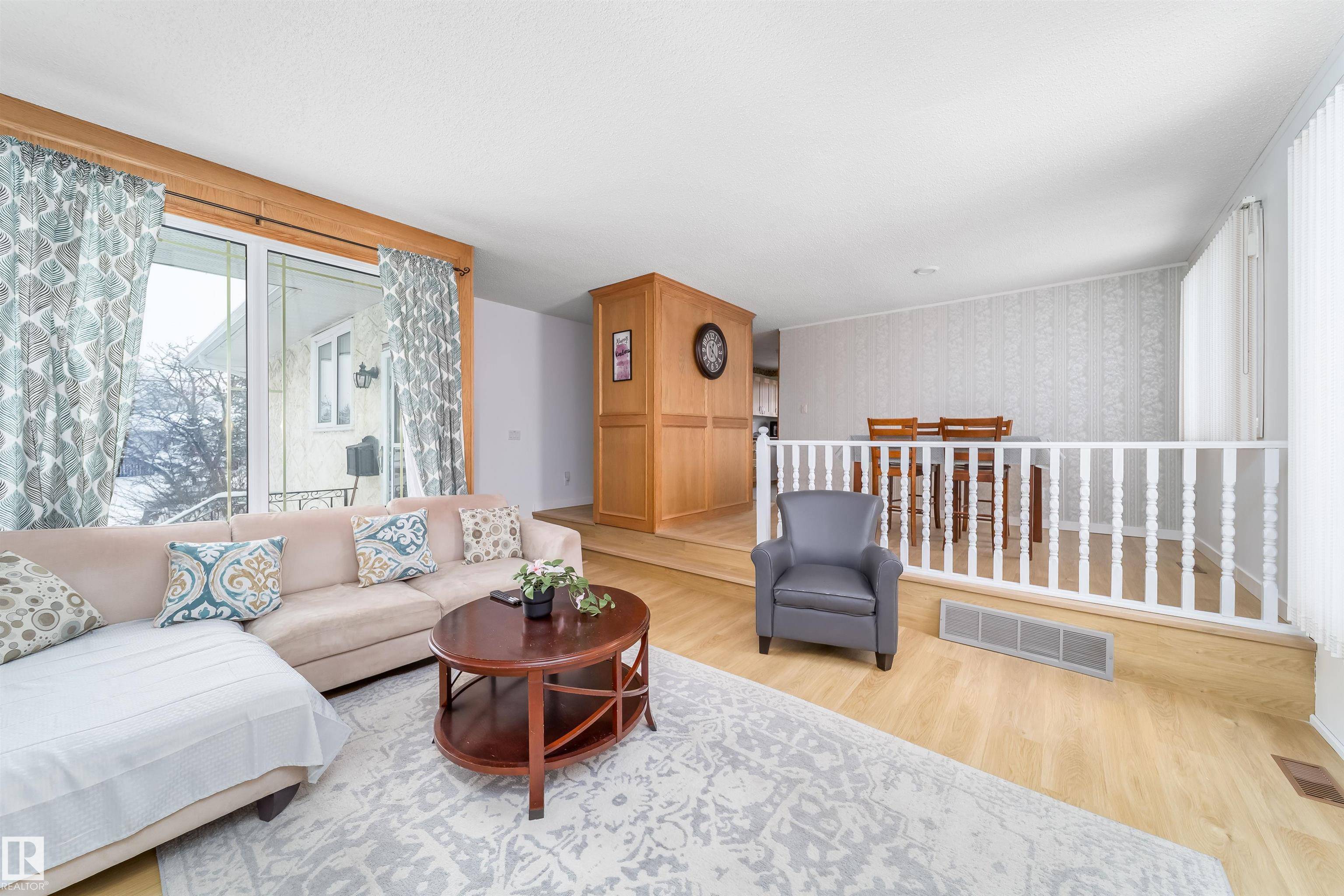 Edmonton, AB T6K 2Y2,3158 78 ST ST NW