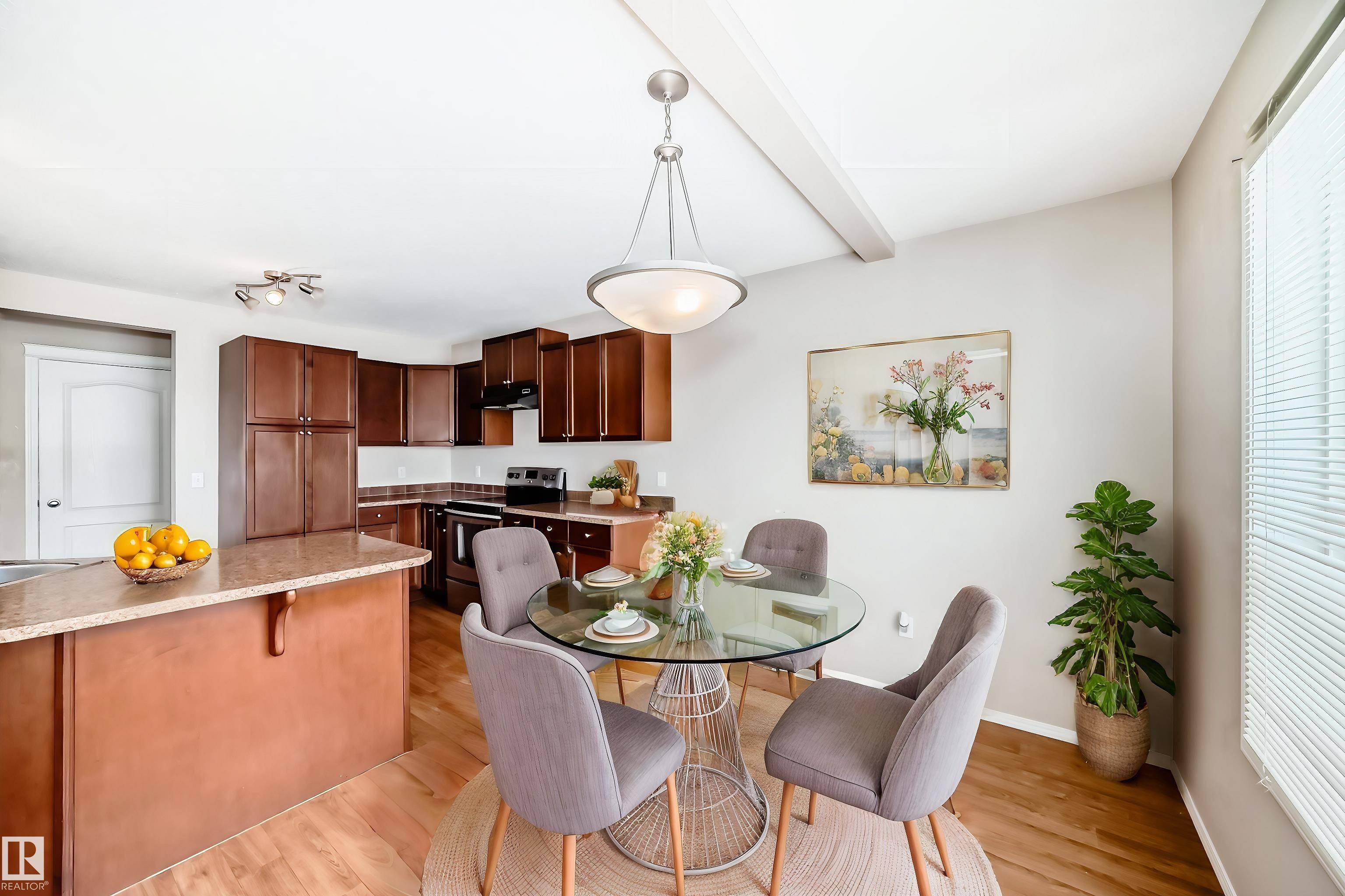 Edmonton, AB T6X 0S1,6219 18 AV SW