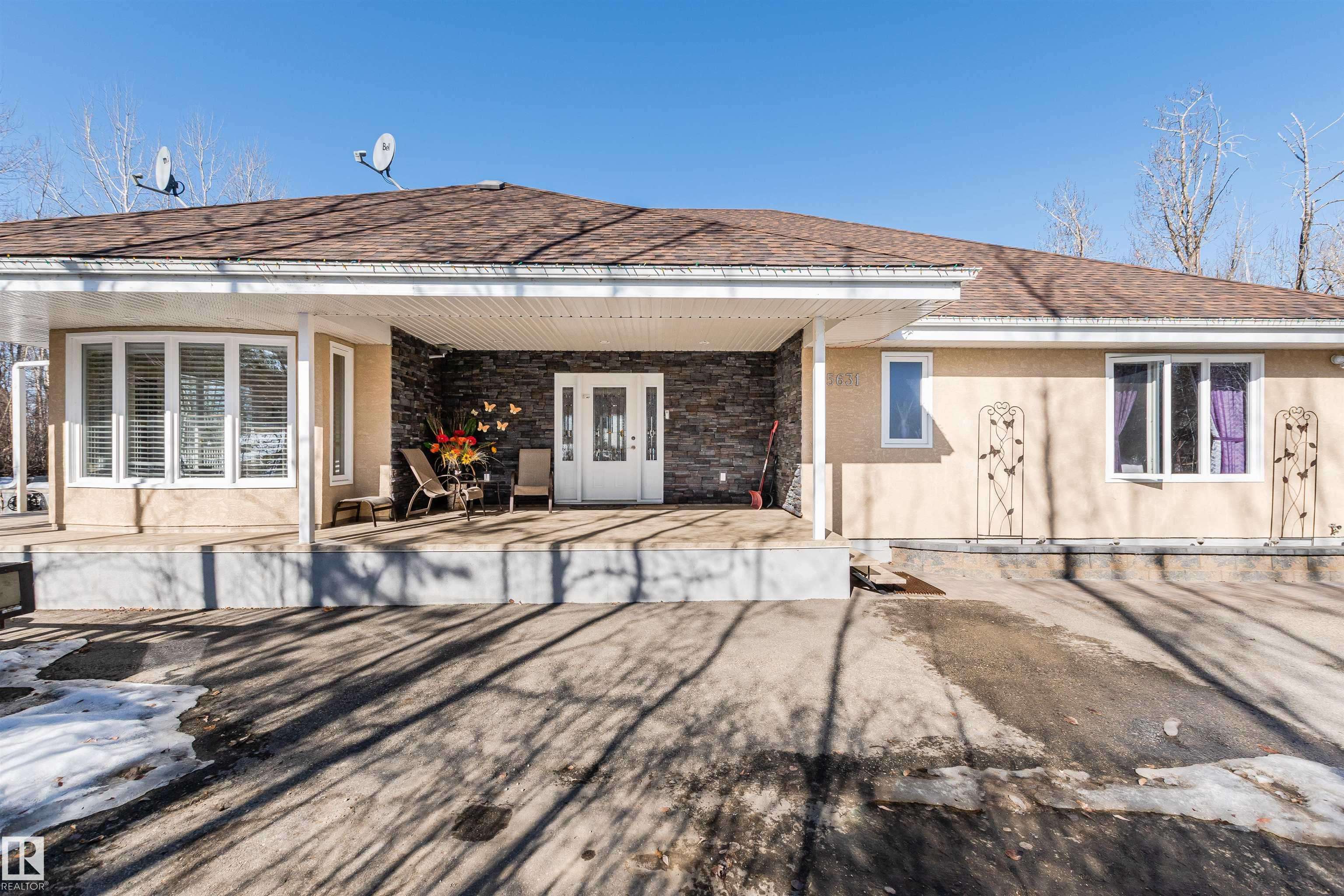 Rural Lac Ste. Anne County, AB T0E 0A0,5631 49 ST
