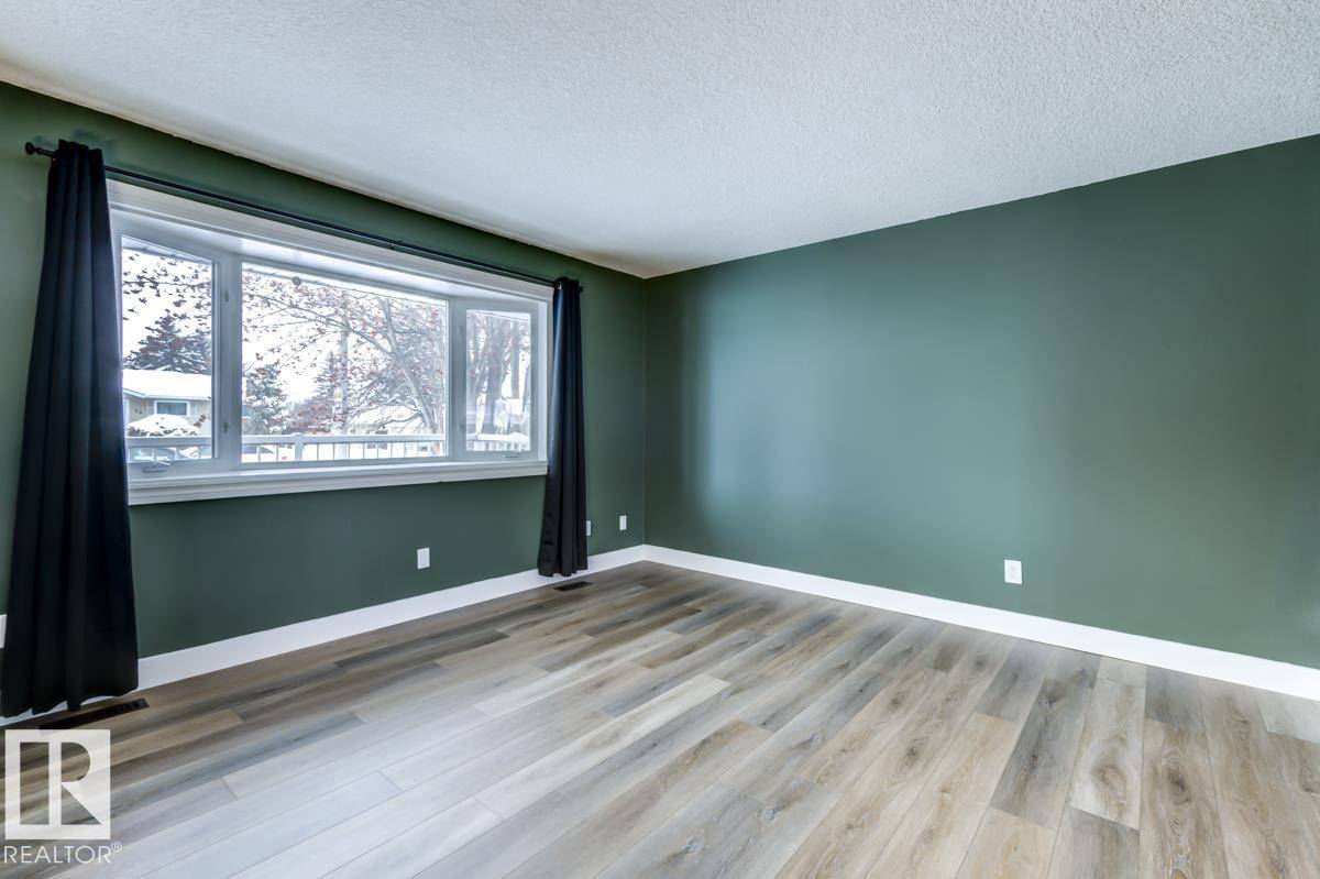 Spruce Grove, AB T7X 2E3,39 OATWAY ST