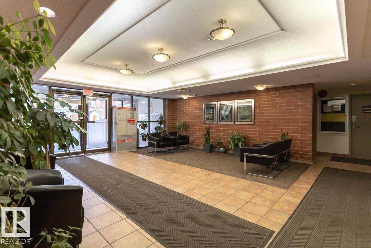 Edmonton, AB T5K 2N4,#1302 9917 110 ST NW