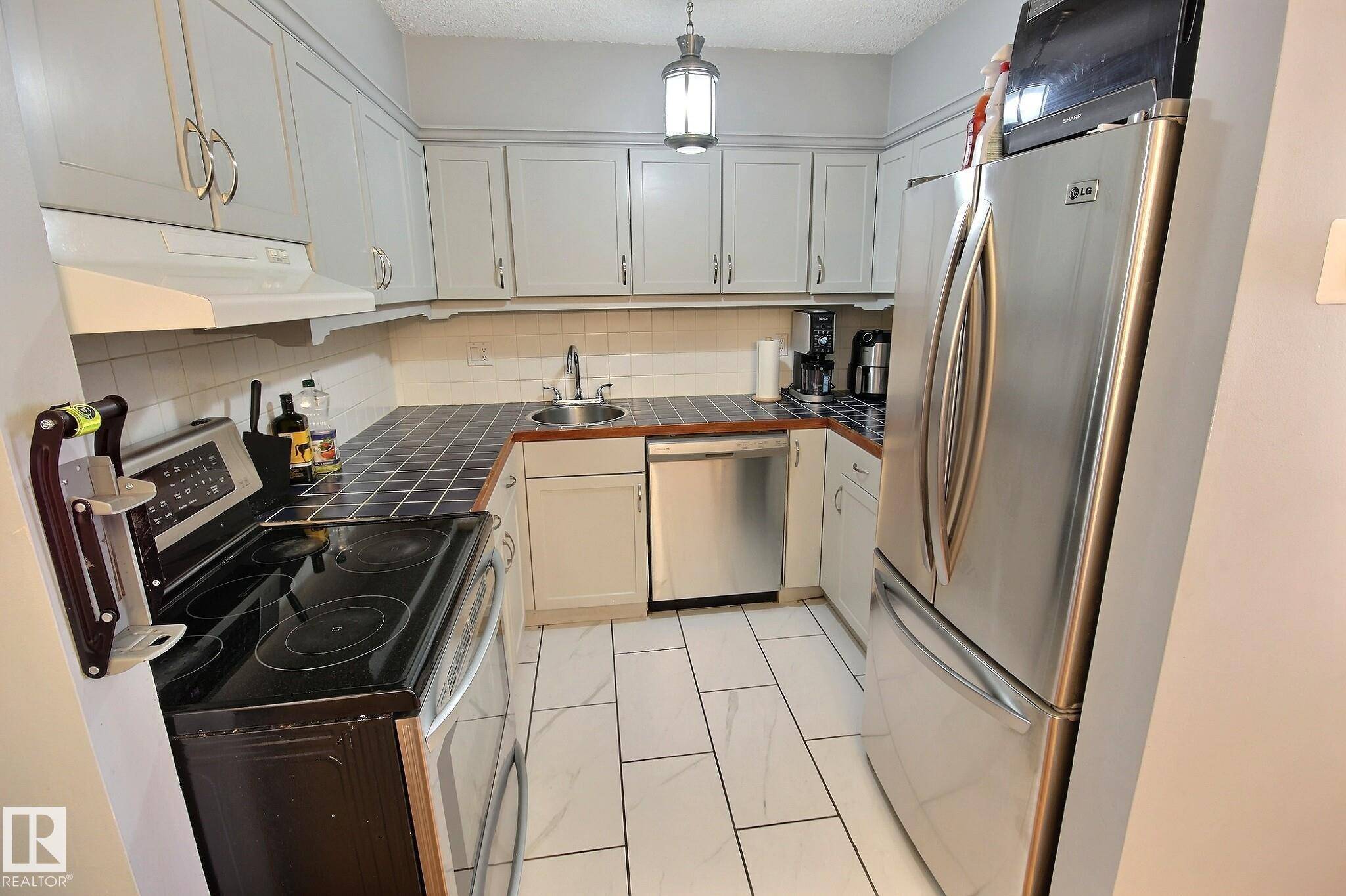 Edmonton, AB T6E 2P2,10152 87 AV NW