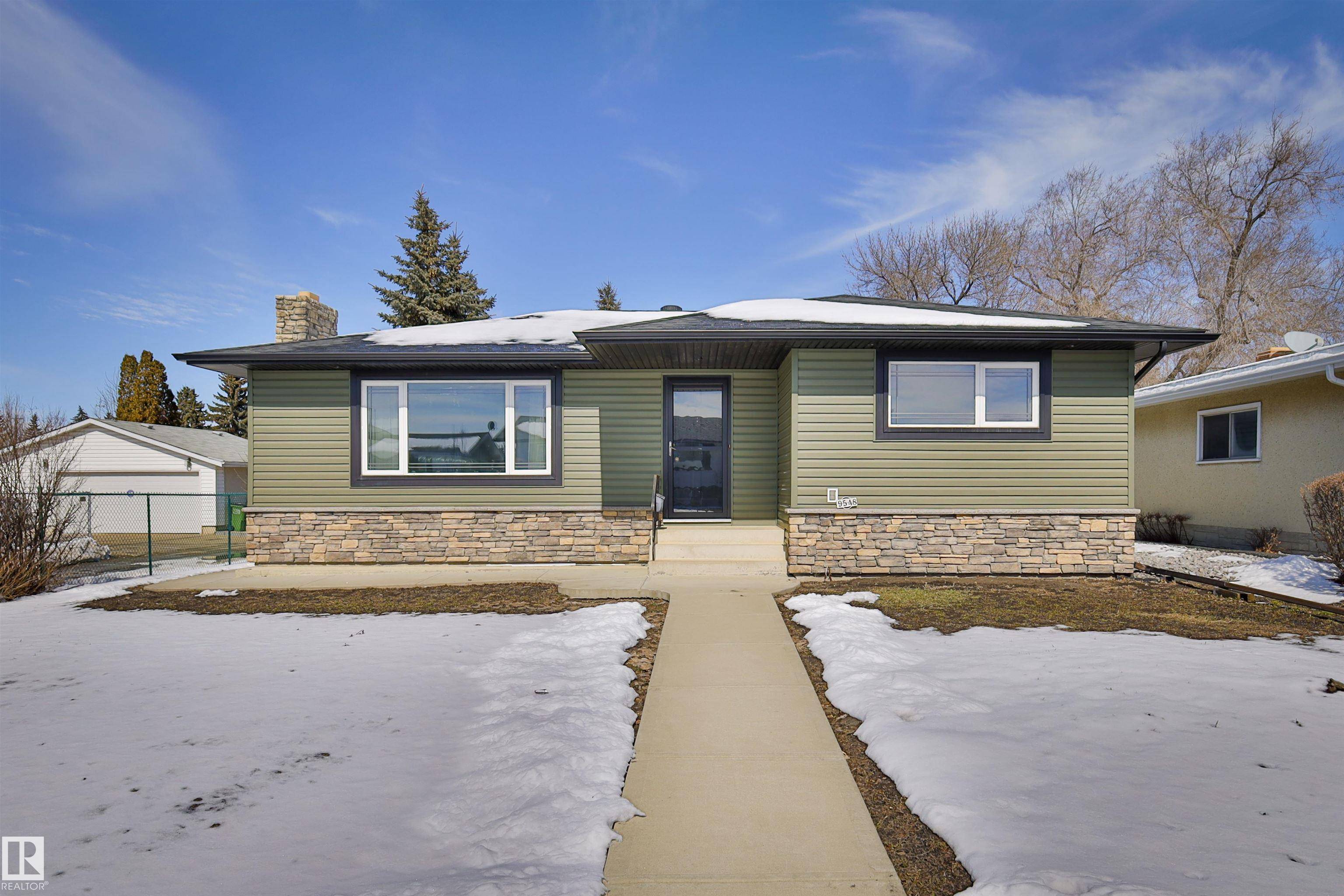 Edmonton, AB T5E 2J7,9548 145 AV NW