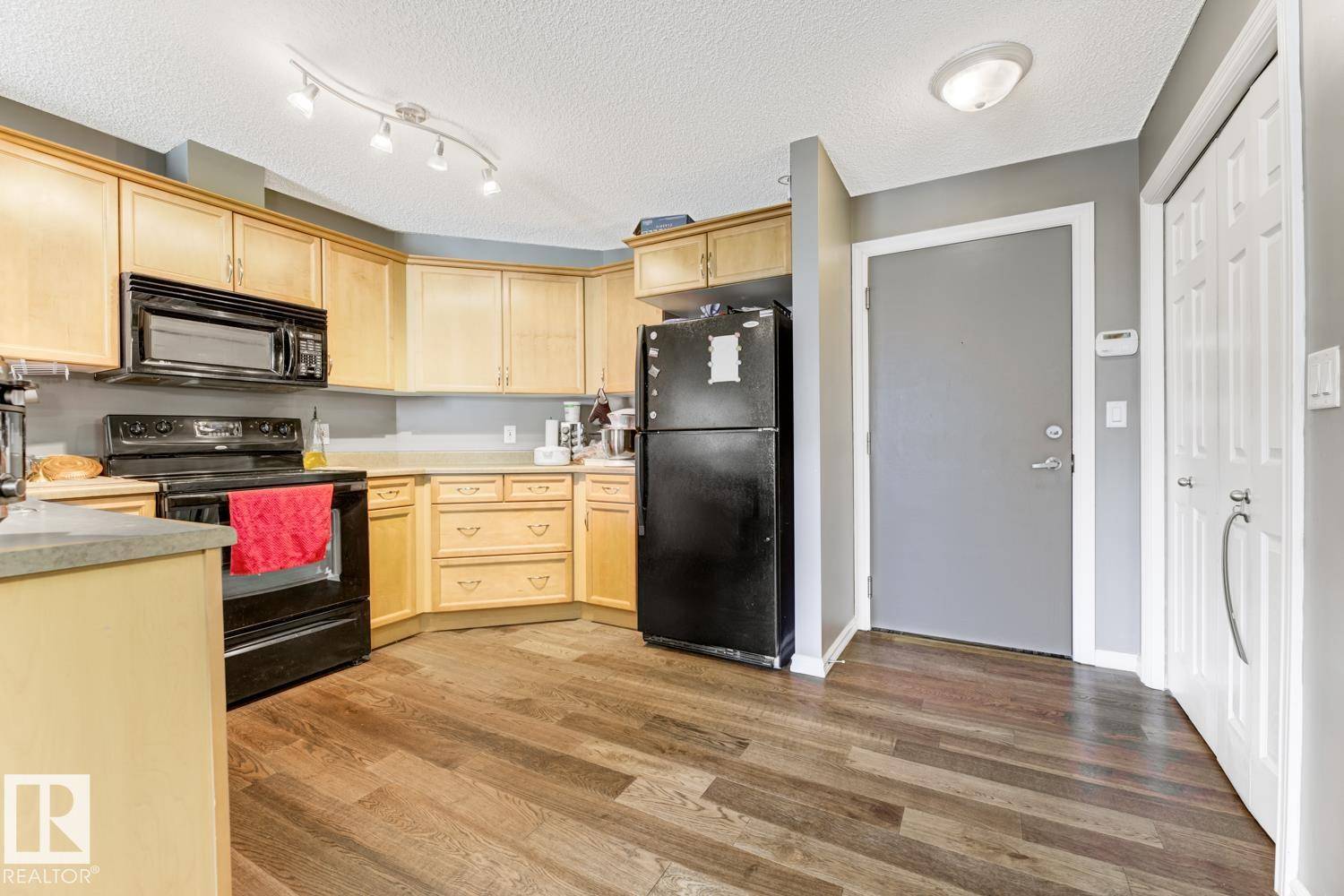 Edmonton, AB T6T 0E4,#309 4403 23 ST NW