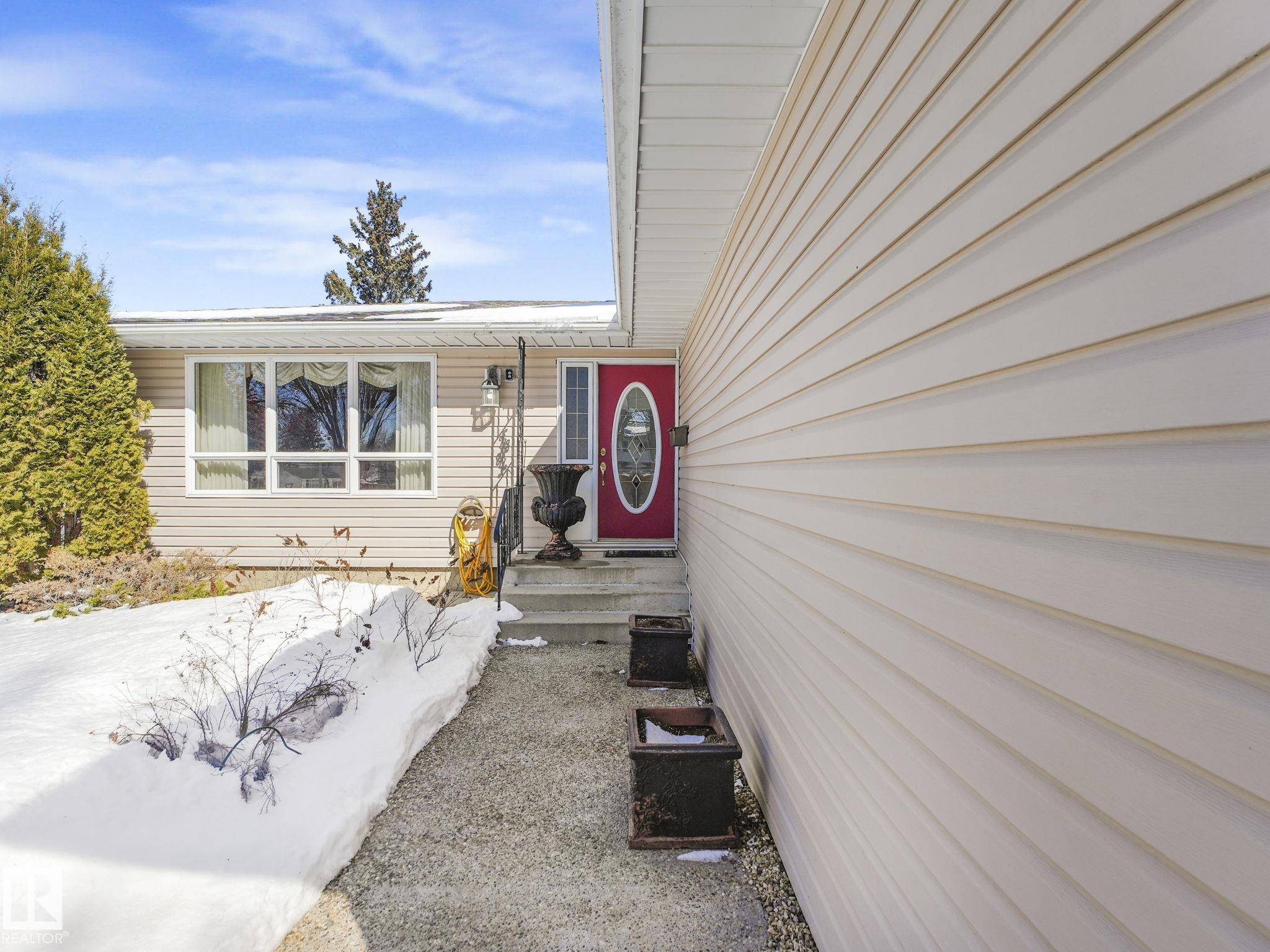 St. Albert, AB T8N 0A9,49 Burnham PL