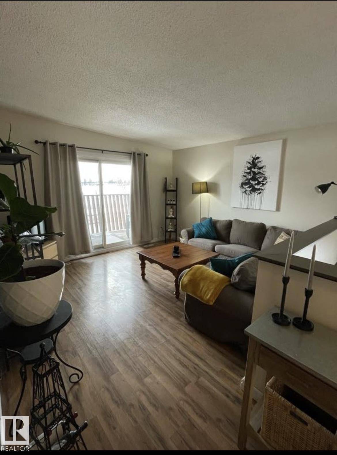 Edmonton, AB T5E 5V4,#C 8918C 144 AV NW