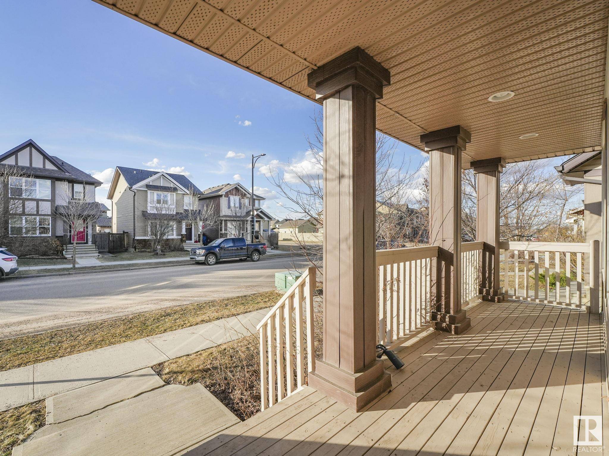 Edmonton, AB T6W 0Y9,1123 Chappelle BV SW