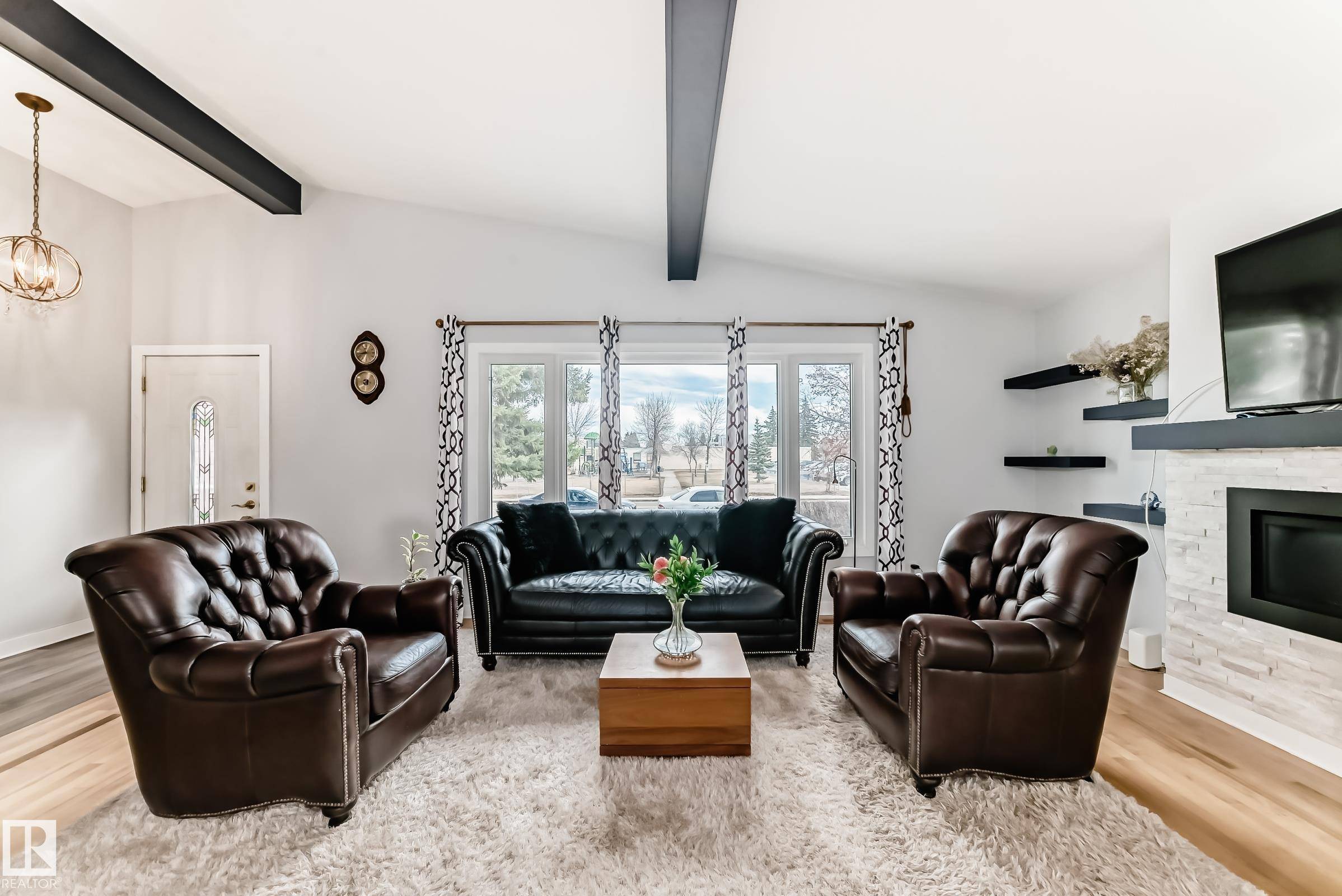 Edmonton, AB T6H 3L7,5112 114 ST NW NW