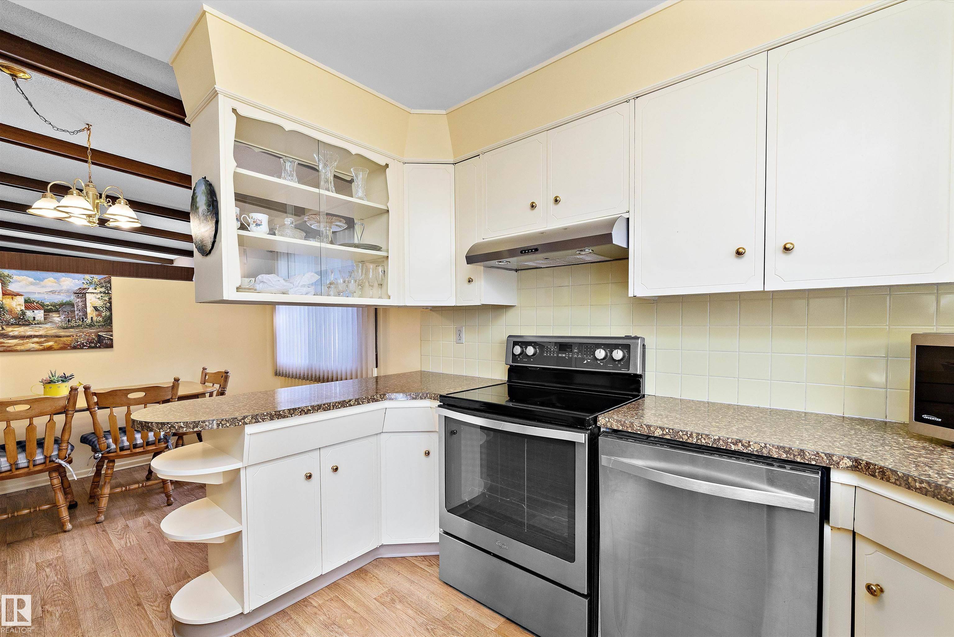 Edmonton, AB T5C 0W4,14824 73A ST NW