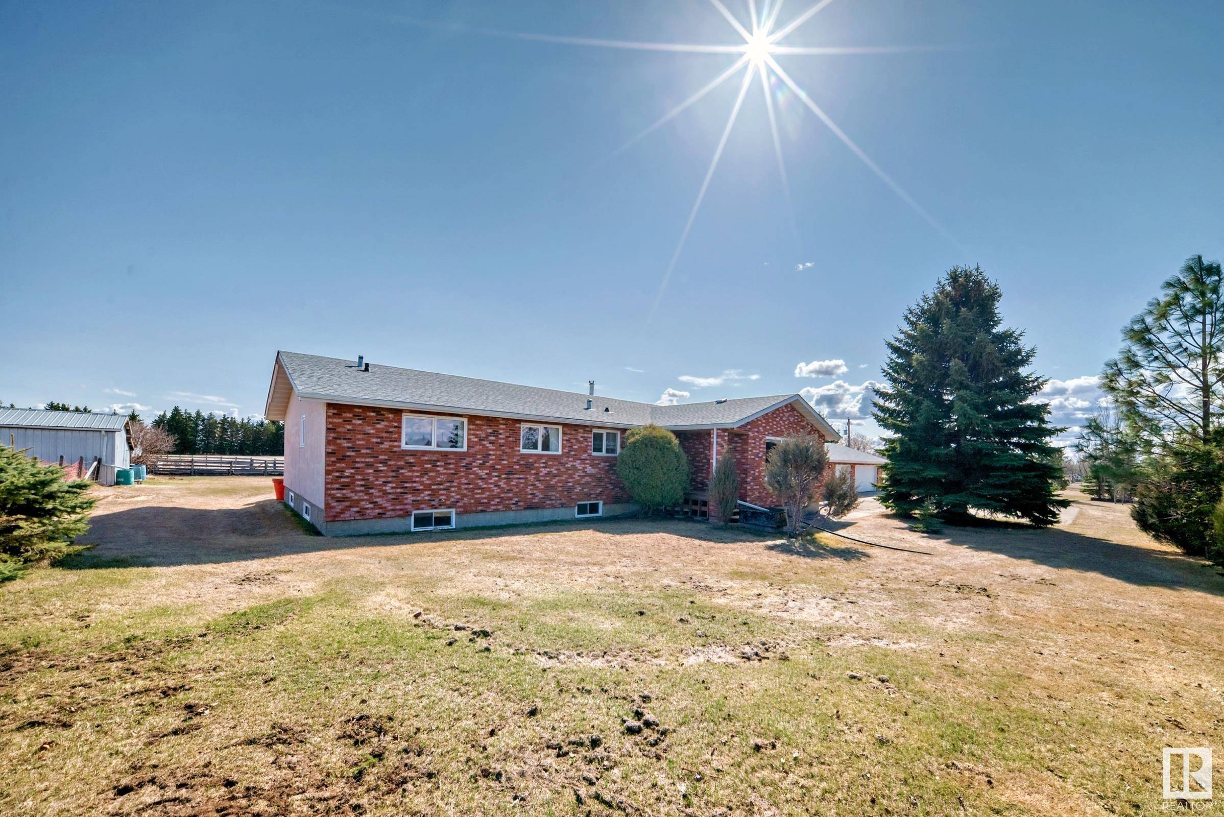 Edmonton, AB T5Y 6J2,1850 232 AV NE