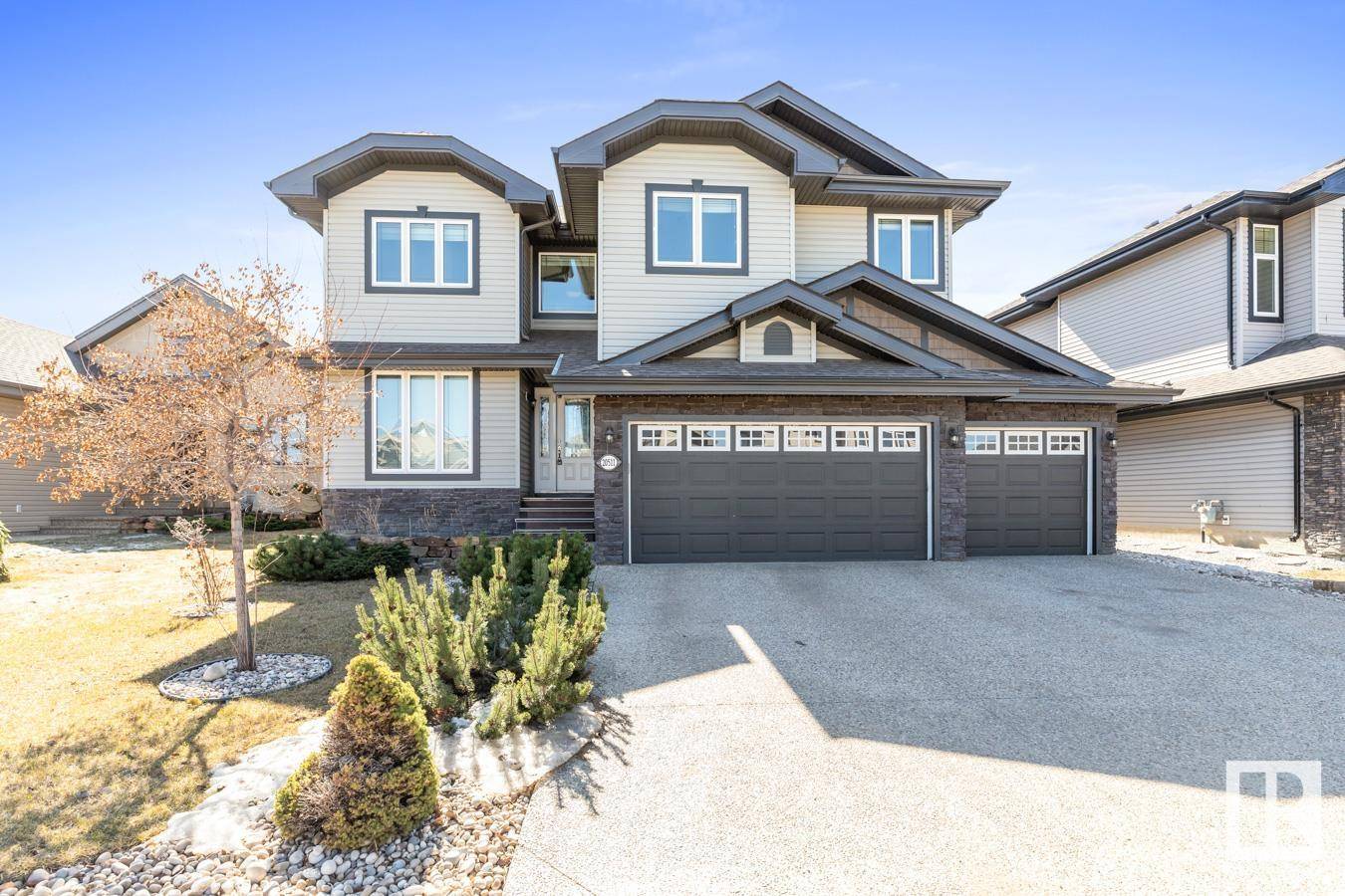 Edmonton, AB T5K 4K6,20511 93 AV NW