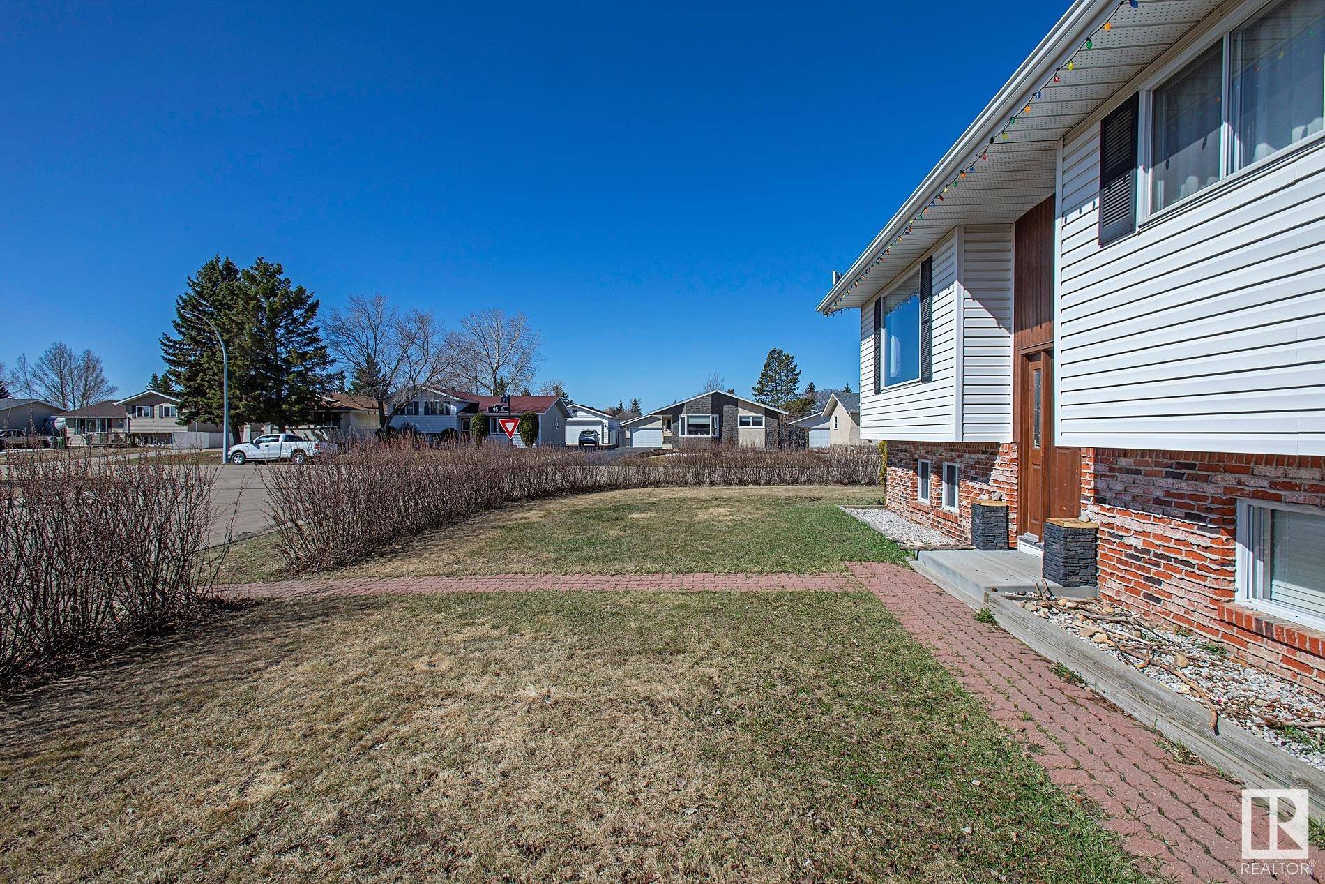 Morinville, AB T8R 1K1,9414 99 AV