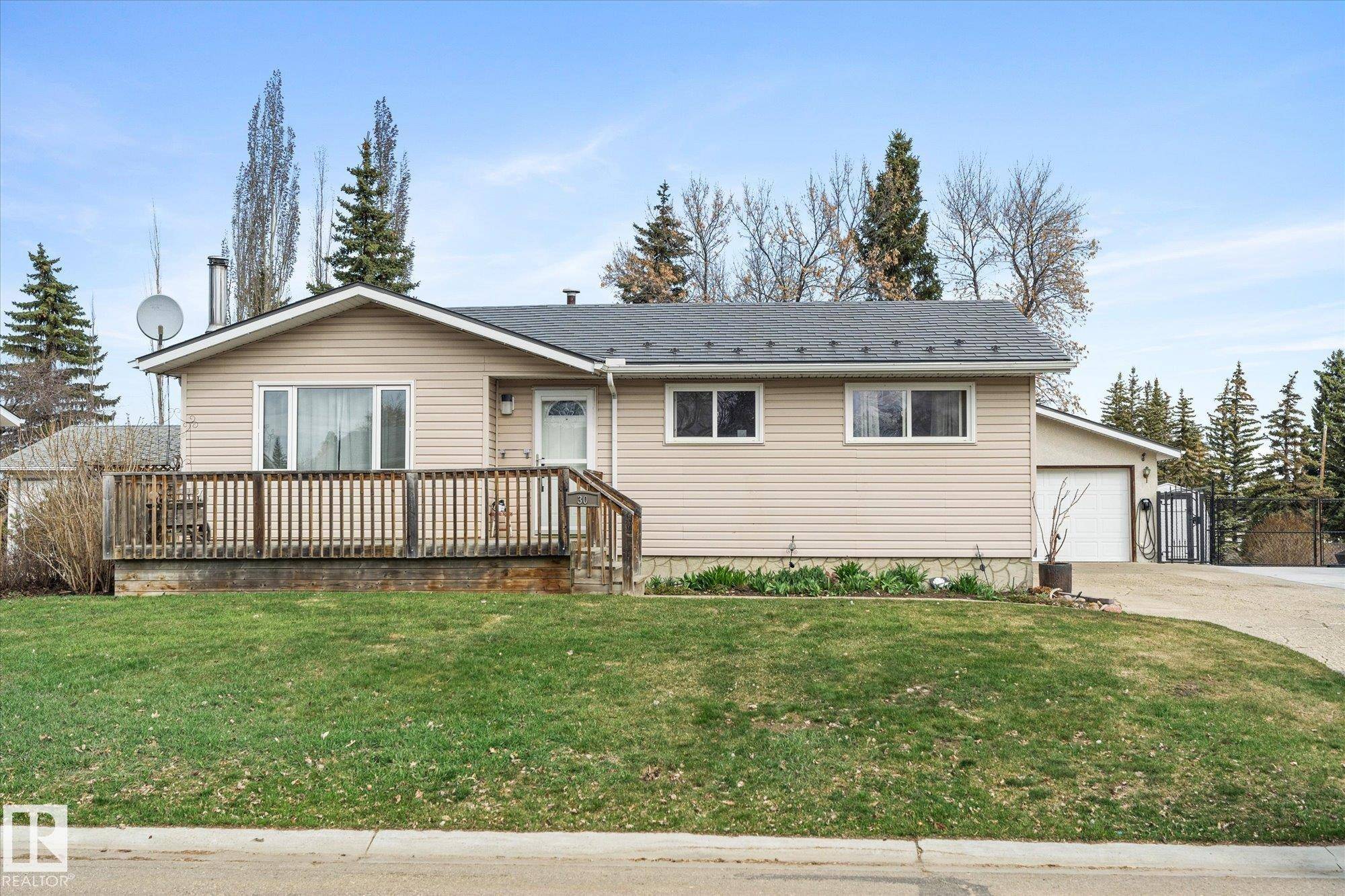 Spruce Grove, AB T7X 2C8,30 BRISTOW CR