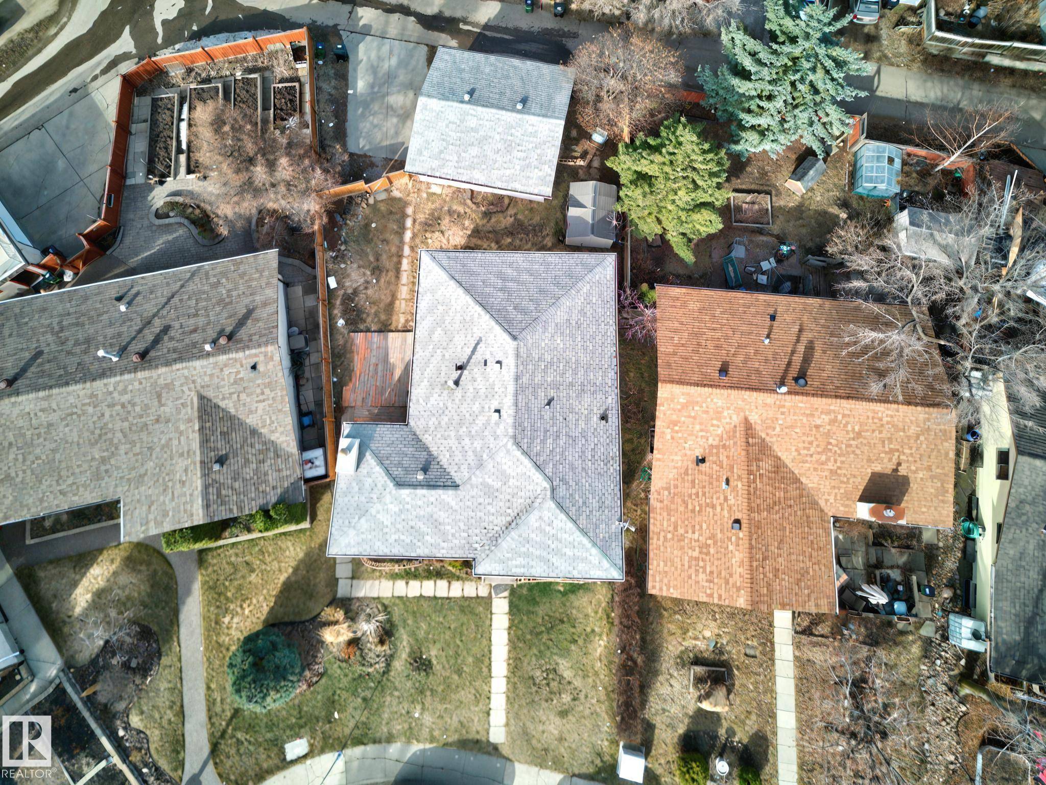 Edmonton, AB T6L 2G4,6224 11 AV NW