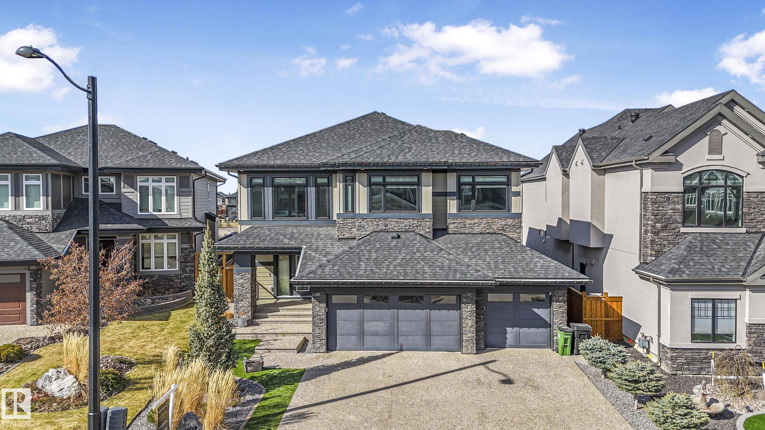 Edmonton, AB T6W 3B6,1197 HAINSTOCK GR SW