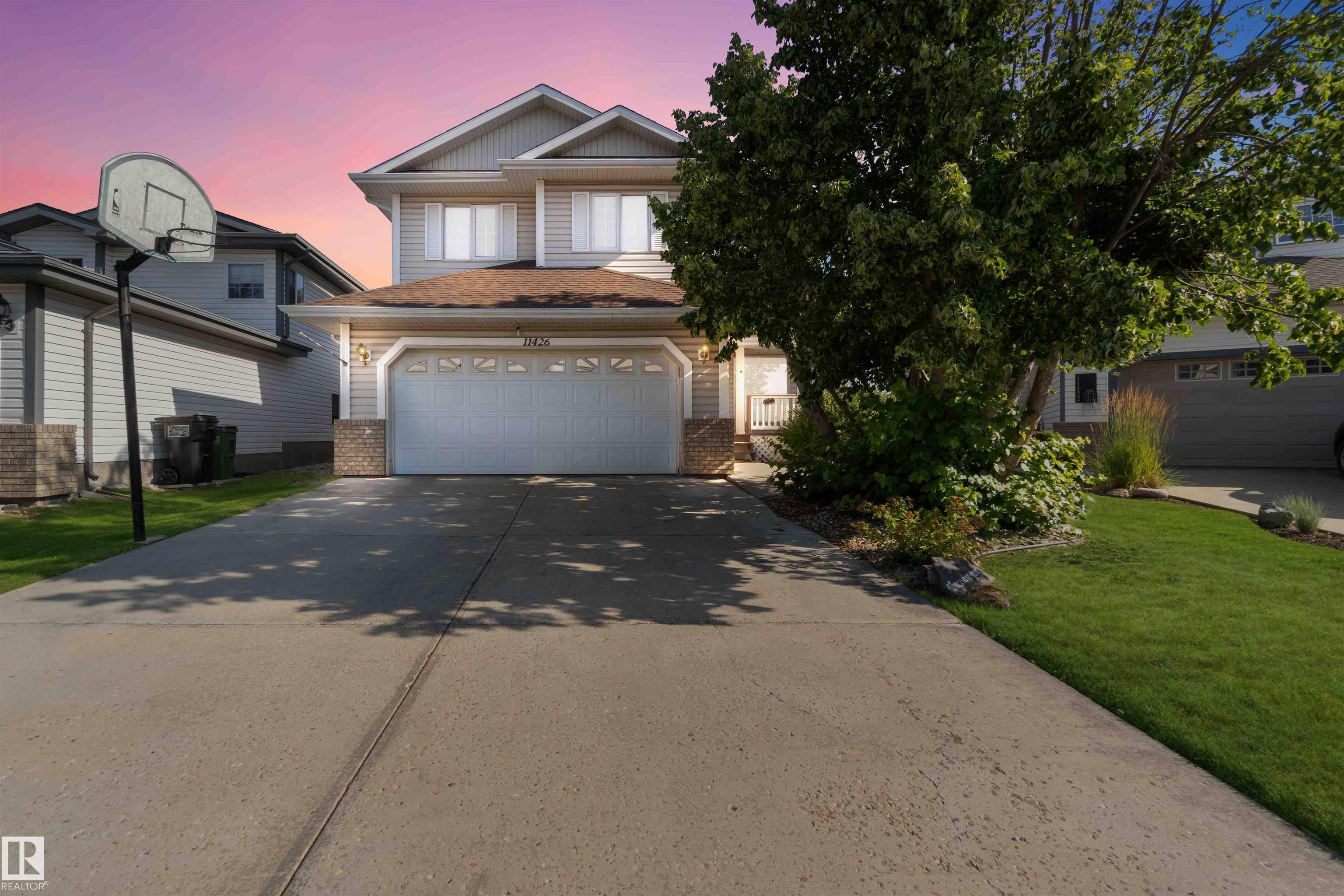 Edmonton, AB T6J 7B2,11426 9A AV NW