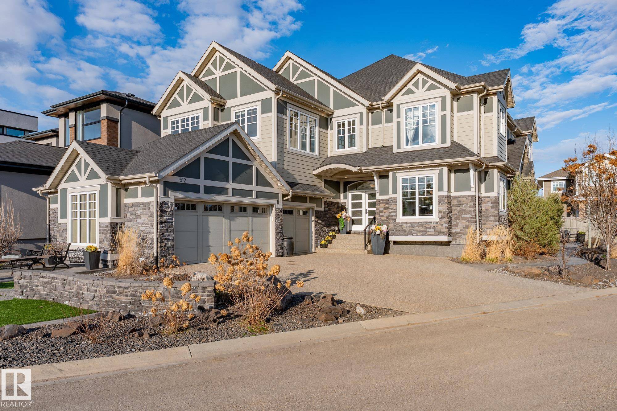 Edmonton, AB T5R 4K8,512 HILLCREST POINT NW