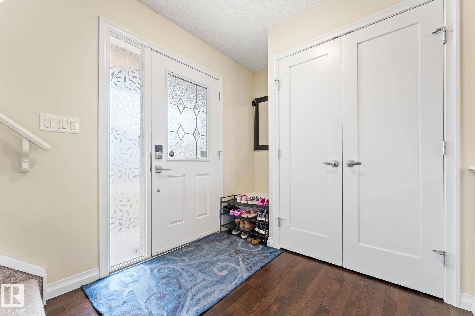 Edmonton, AB T5Y 0K5,5732 168 AV NW