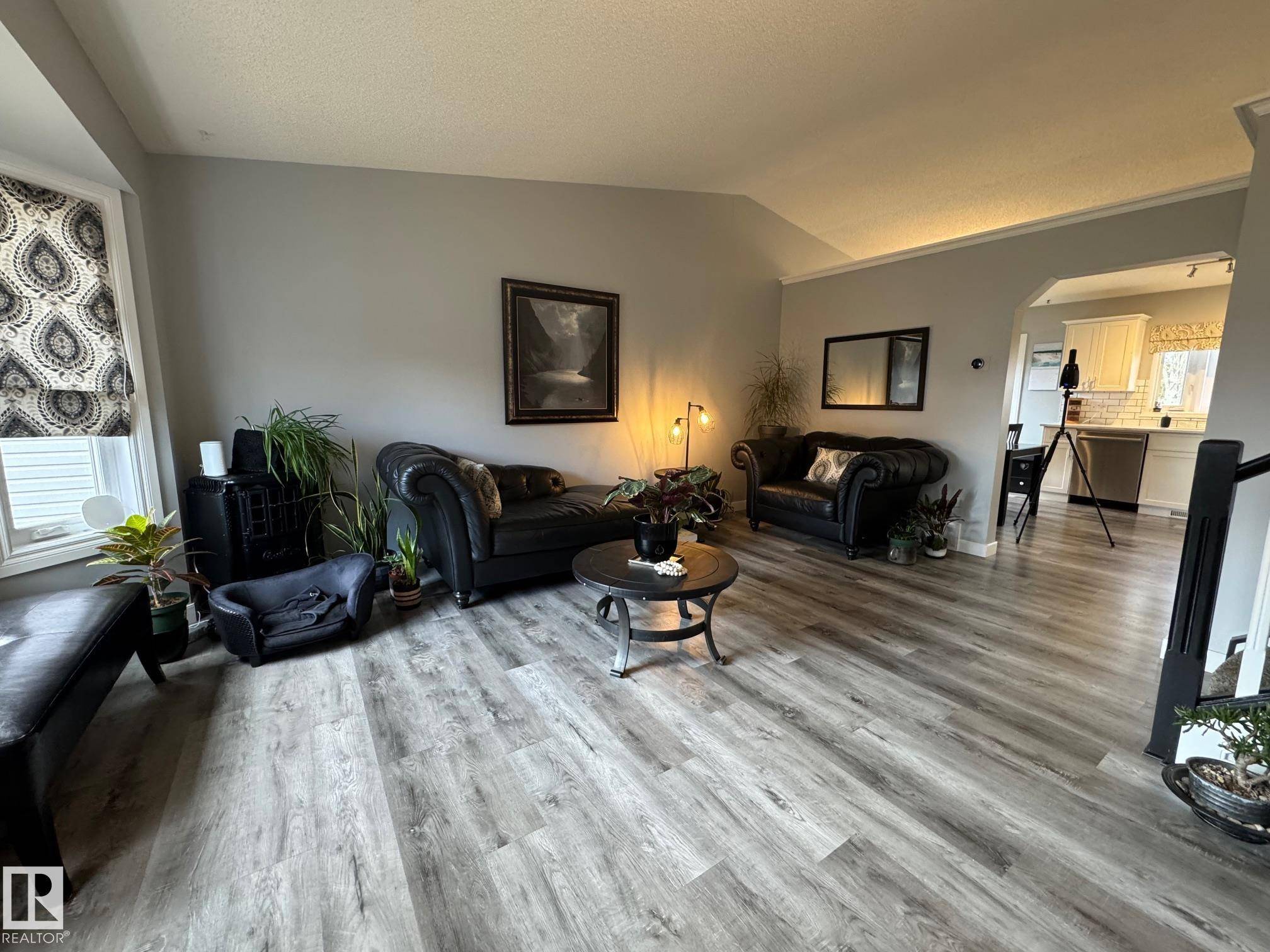 Athabasca Town, AB T9S 1N2,3109 47 AV