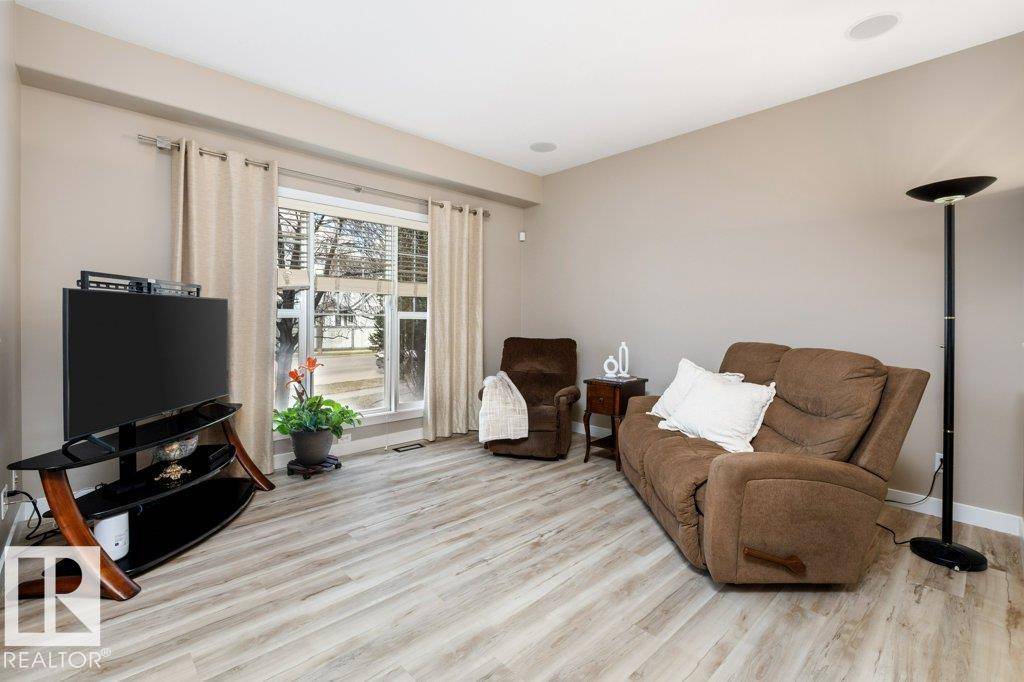 Edmonton, AB T6X 0H1,6036 STANTON DR SW