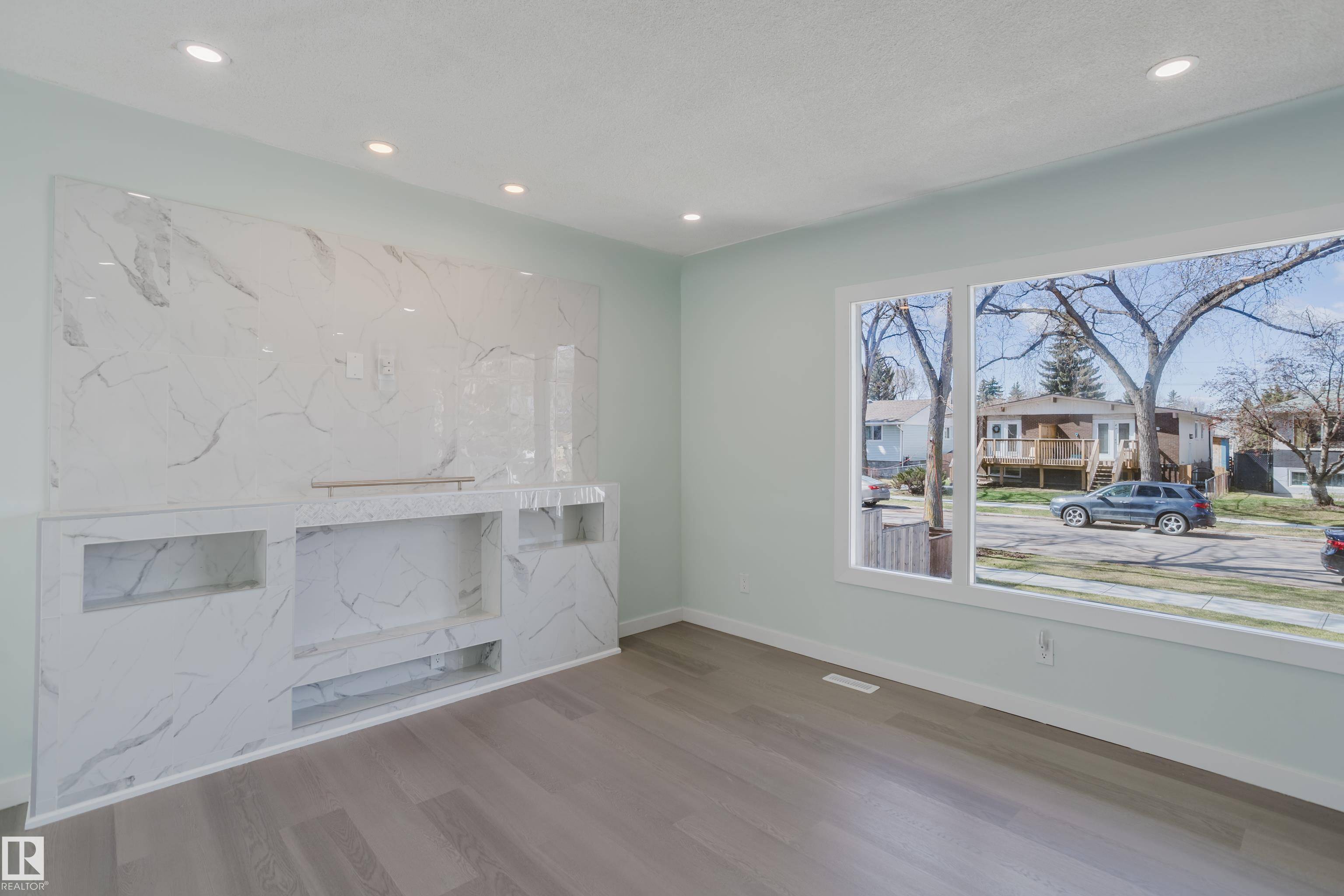 Edmonton, AB T5L 0V1,12821 125 ST NW