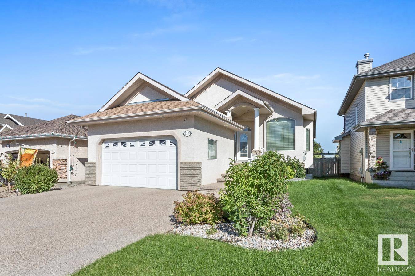 Edmonton, AB T6R 2Z3,1119 LINCOLN CR NW