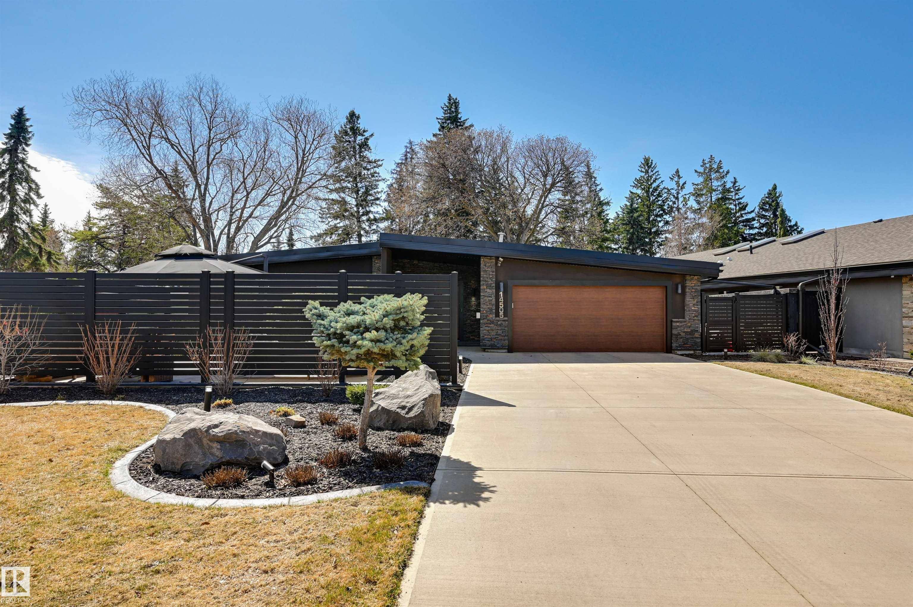 Edmonton, AB T5R 5W1,14505 MACKENZIE DR NW